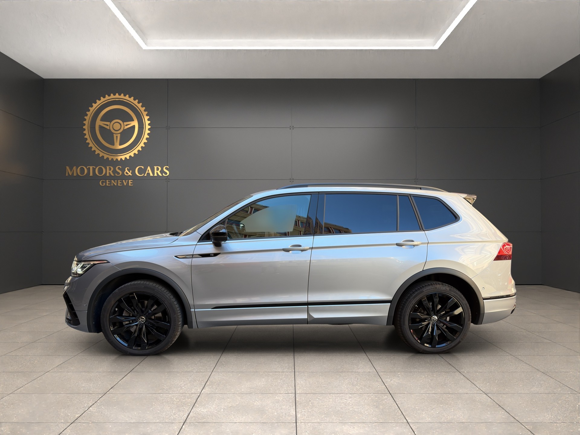 VW Tiguan Allspace 2.0 TDI SCR R-Line 4Motion DSG-image-4