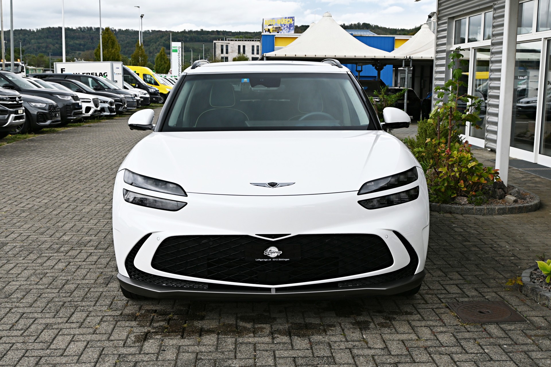 GENESIS GV60 77.4 kWh Sport Plus AWD 4X4 490PS (CH Auto)-showroom-element-2