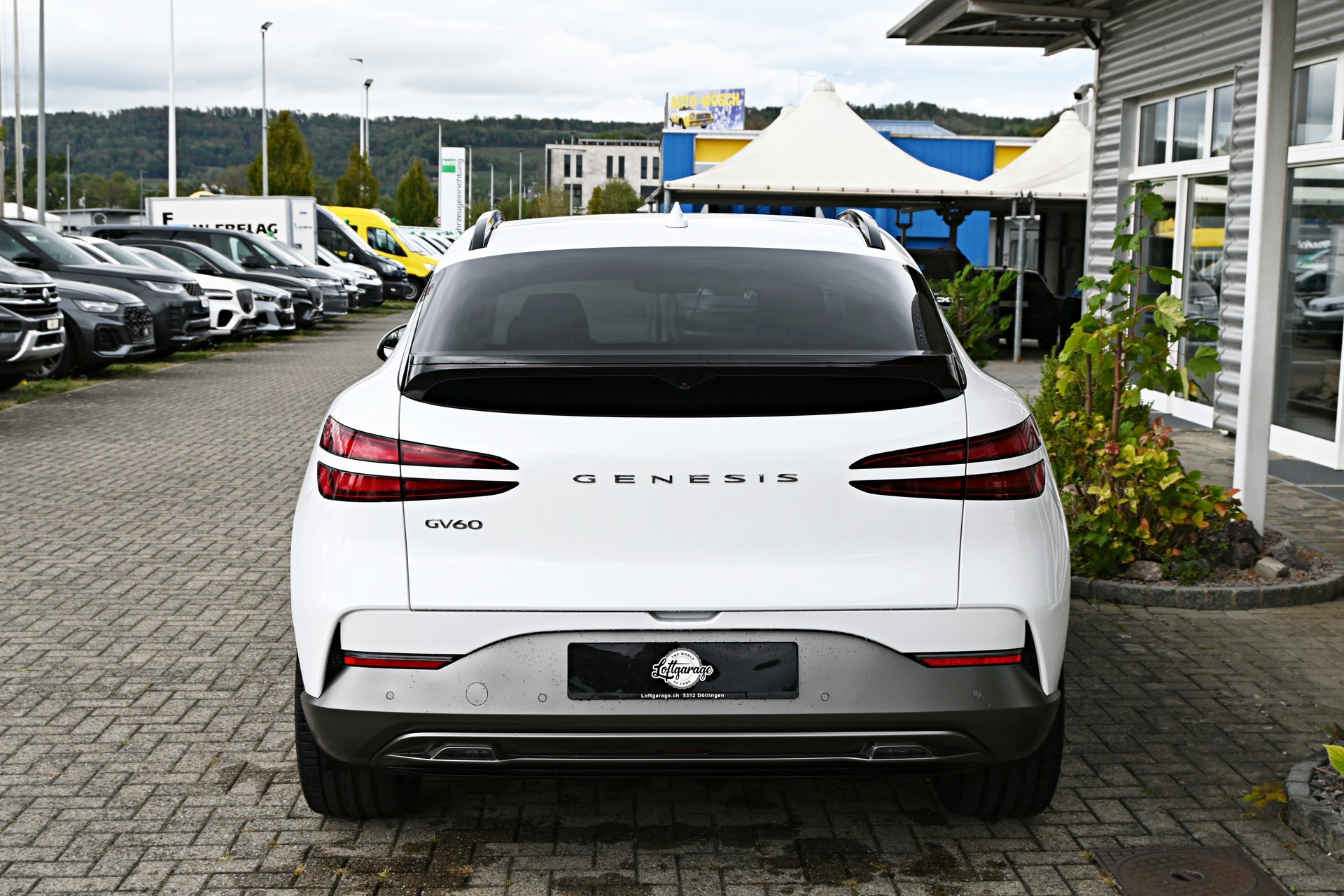 GENESIS GV60 77.4 kWh Sport Plus AWD 4X4 490PS (CH Auto)-showroom-element-3