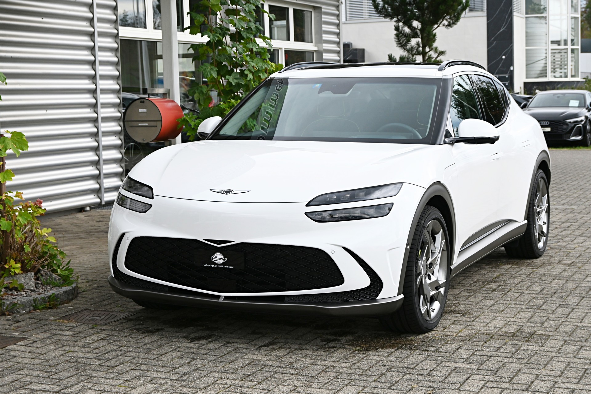 GENESIS GV60 77.4 kWh Sport Plus AWD 4X4 490PS (CH Auto)-showroom-element-1