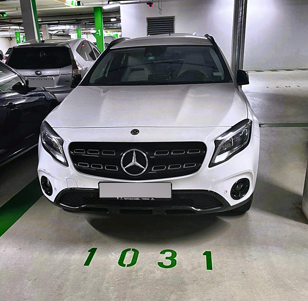 MERCEDES-BENZ GLA 200-image-1
