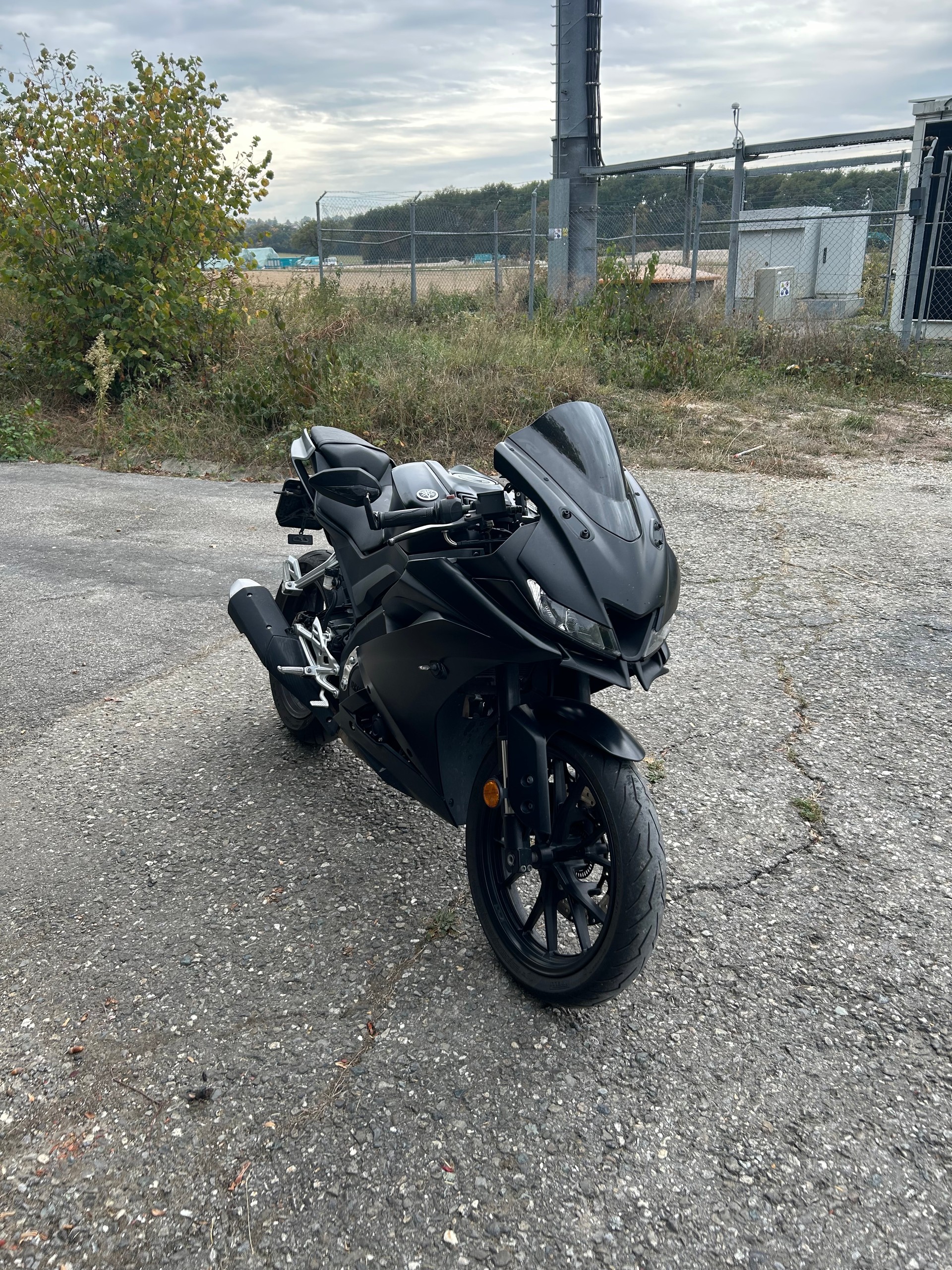 YAMAHA YZF-R 125 ABS-image-0