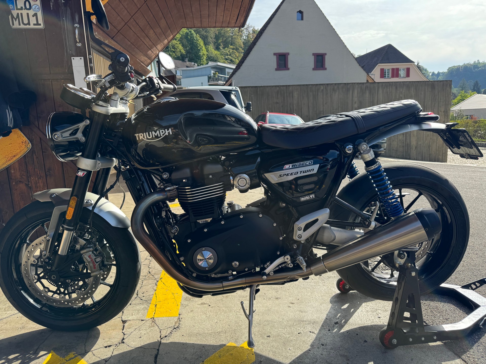 TRIUMPH Speed Twin 1200-image-1
