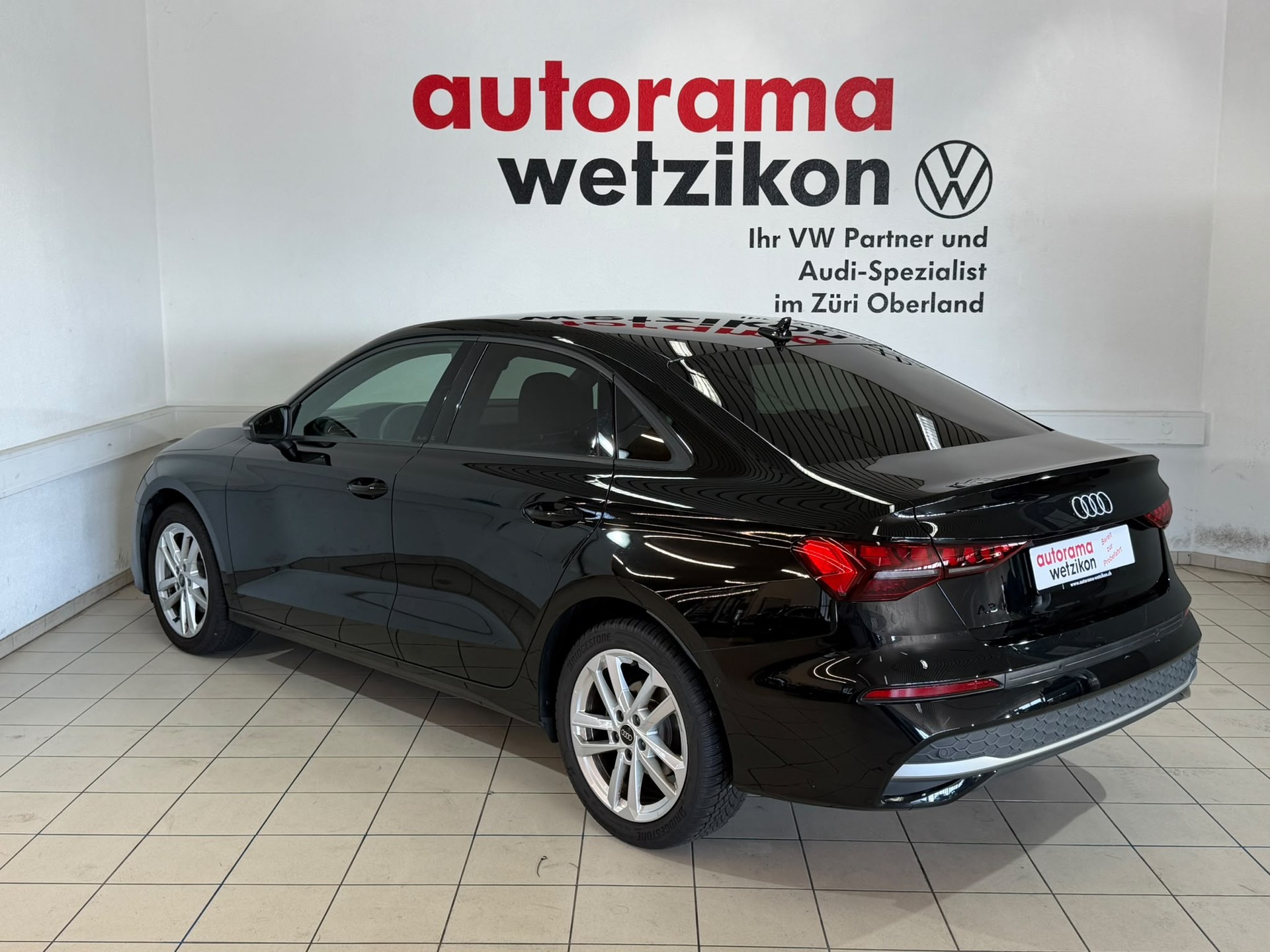 AUDI A3 Limousine TFSI 110 kW advanced S tronic-showroom-element-2