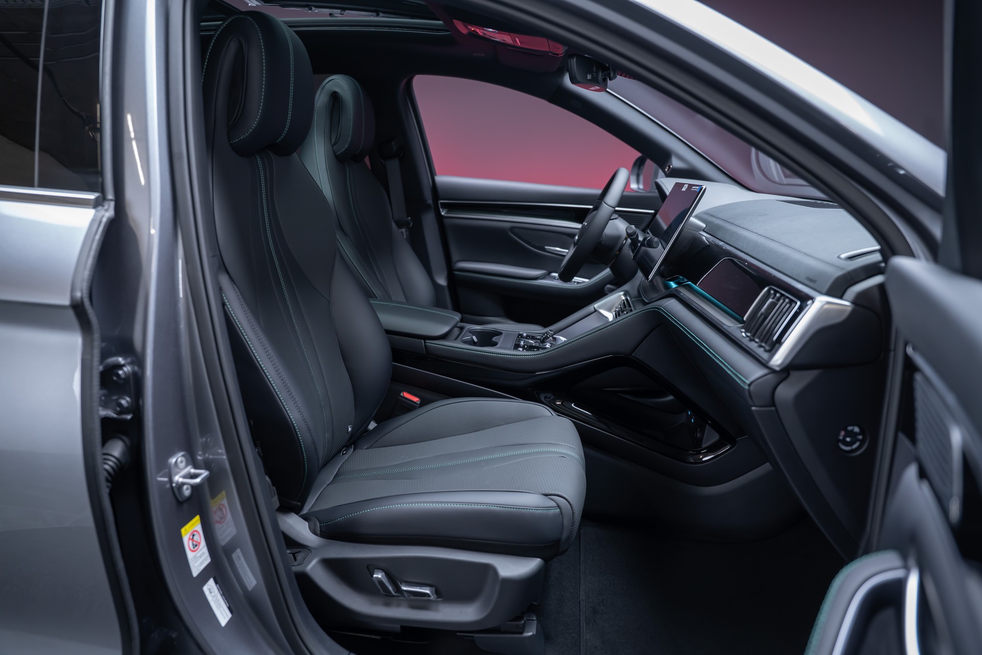BYD Seal U DM-i Comfort / Panorama / Head-Up Display / 360° Kamera-image-36