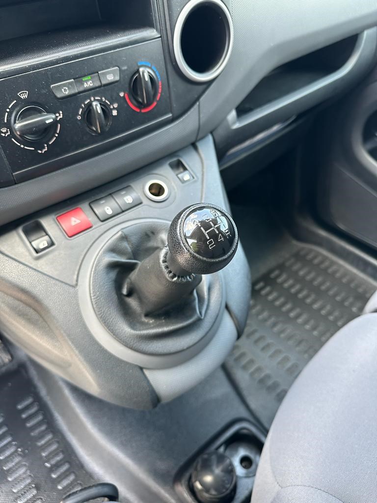 PEUGEOT Partner 1.6 VTi Access-image-19
