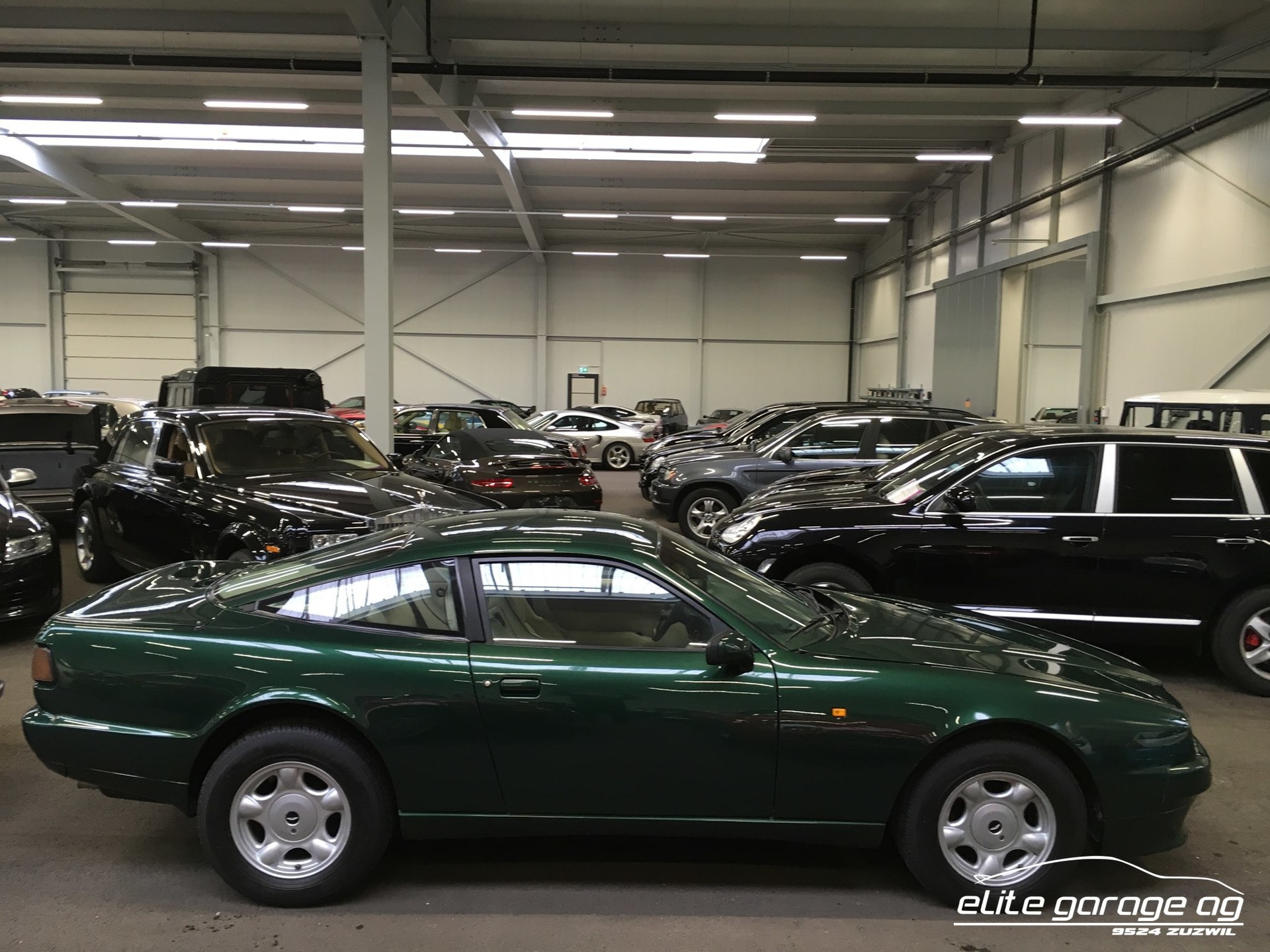 ASTON MARTIN Virage-image-4