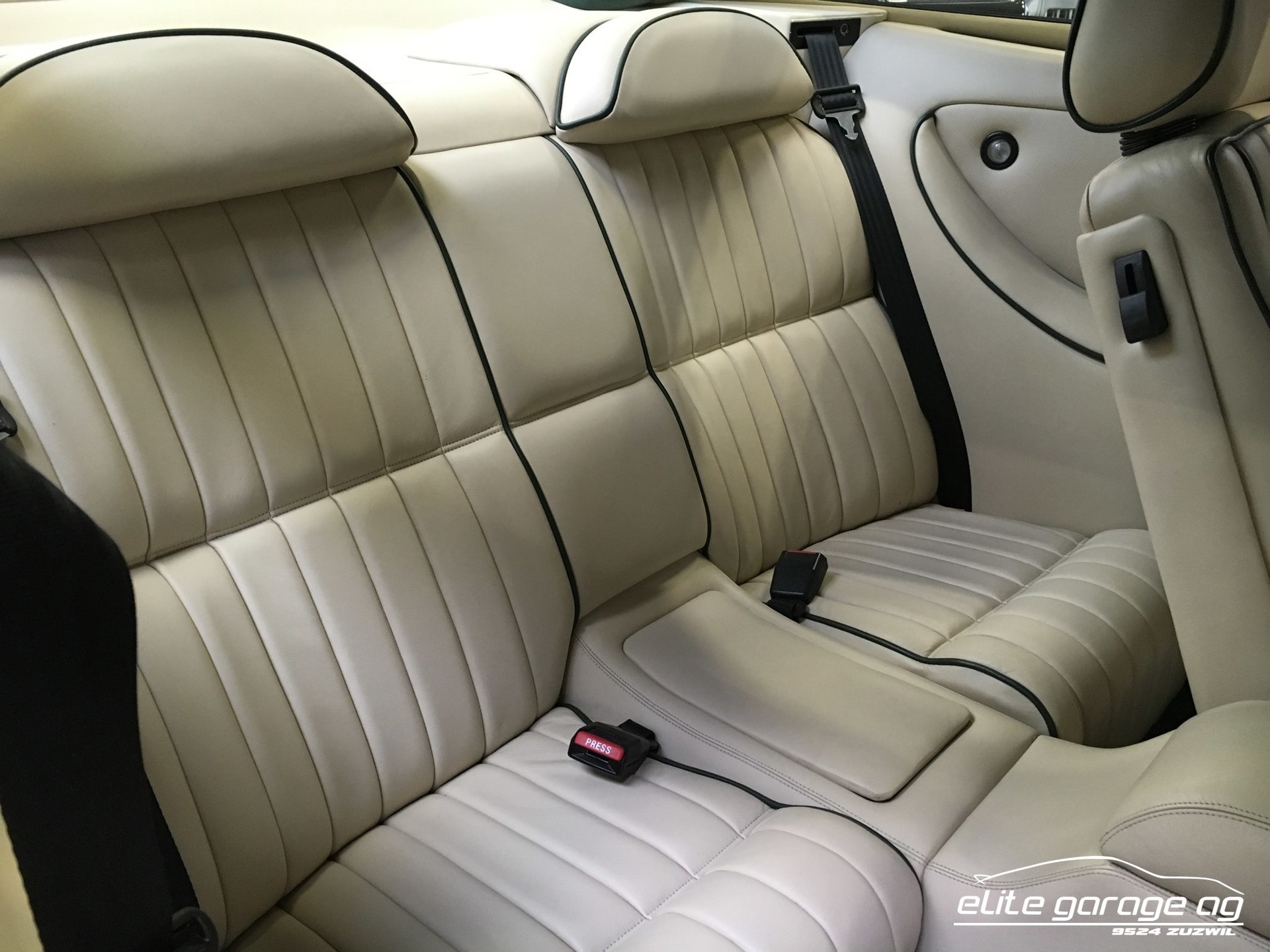 ASTON MARTIN Virage-image-11