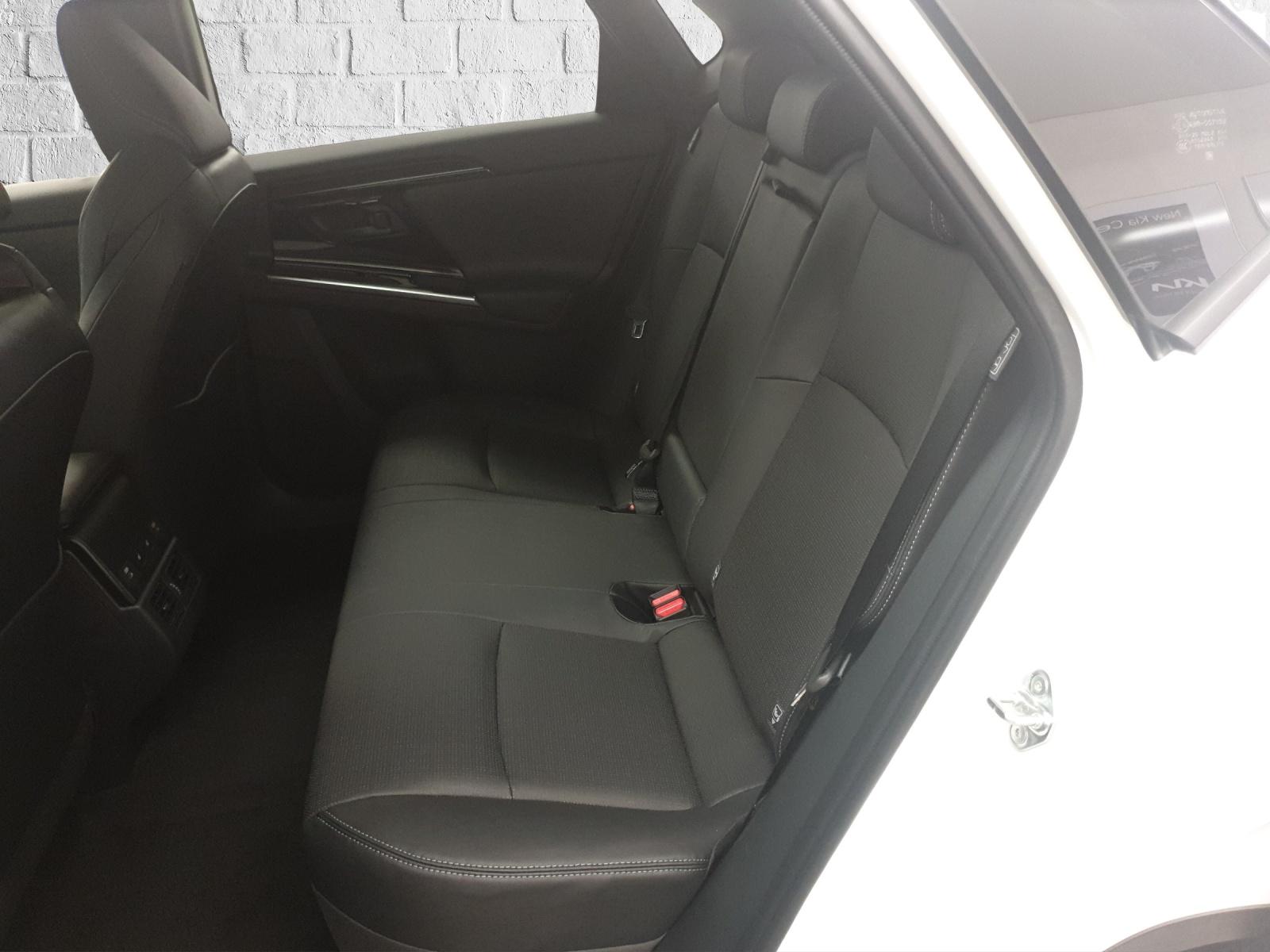 SUBARU Solterra eV Luxury AWD-image-8