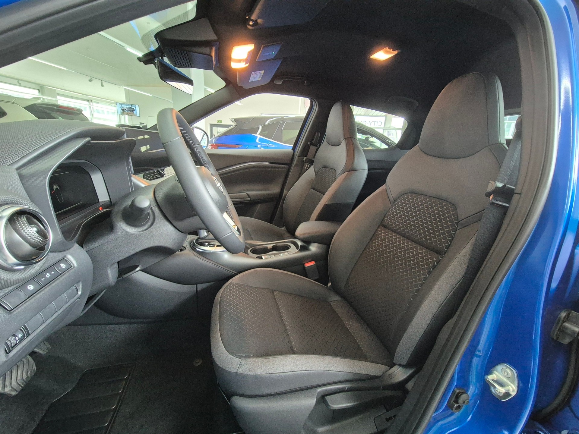 NISSAN Juke 1.6 FHEV N-Connecta-image-7