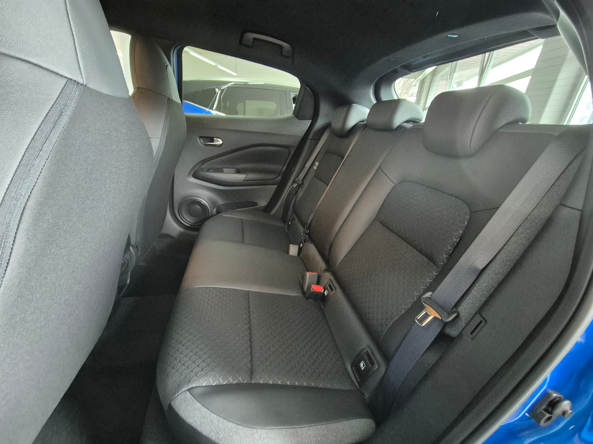 NISSAN Juke 1.6 FHEV N-Connecta-image-5