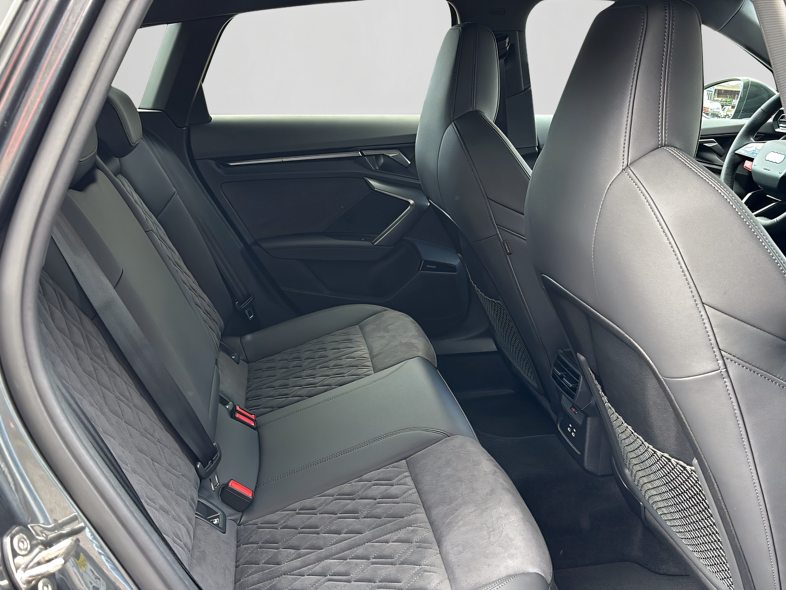 AUDI RS3 Sportback 2.5 TFSI quattro S-Tronic-image-12