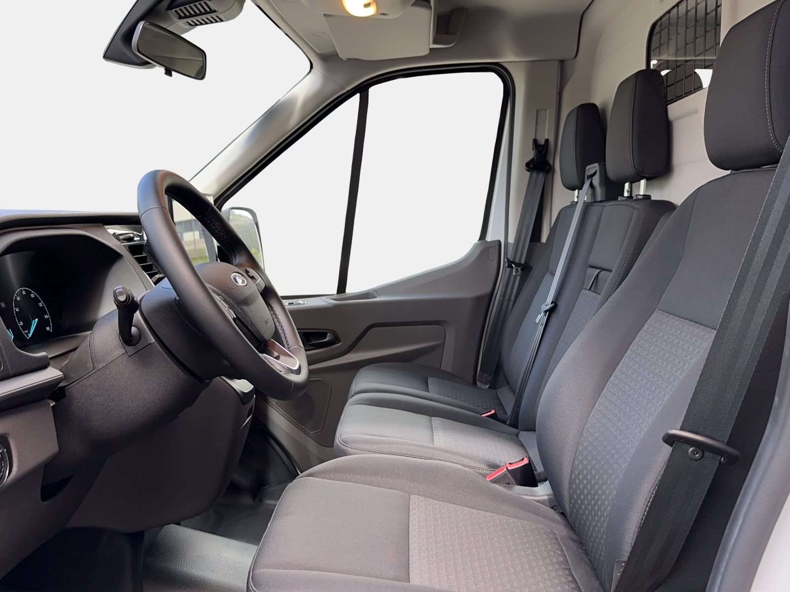 FORD E-Transit Van 350 L2 Trend RWD 68kWh-image-7