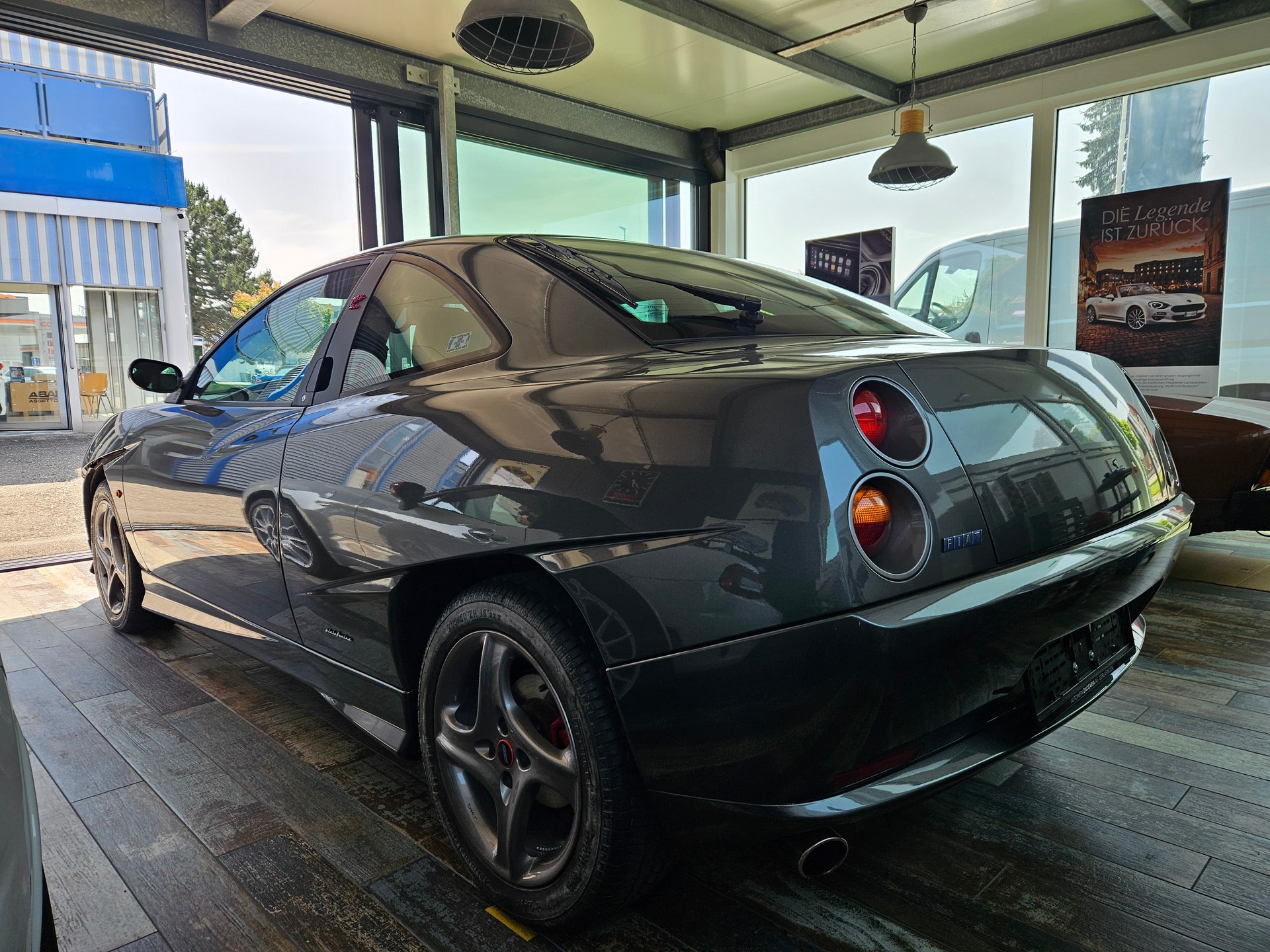 FIAT Coupé 2.0 20V Turbo Limited Edition-image-2