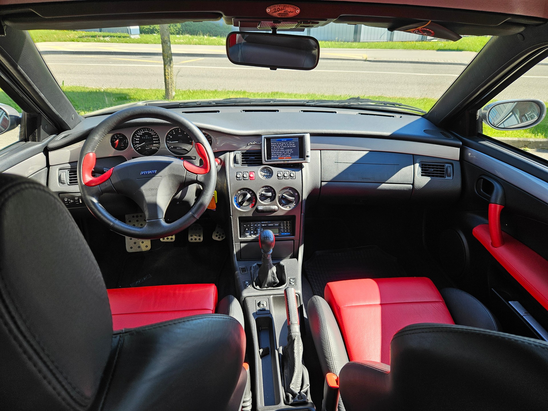 FIAT Coupé 2.0 20V Turbo Limited Edition-image-5