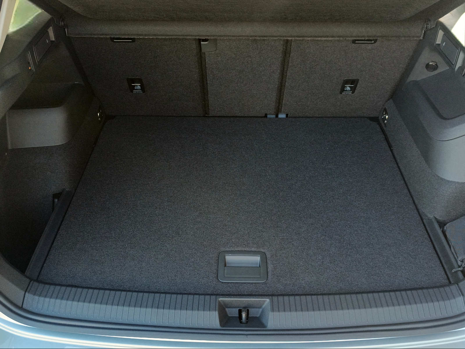 VW Tiguan 2.0 TDI SCR Elegance 4Motion DSG-image-6