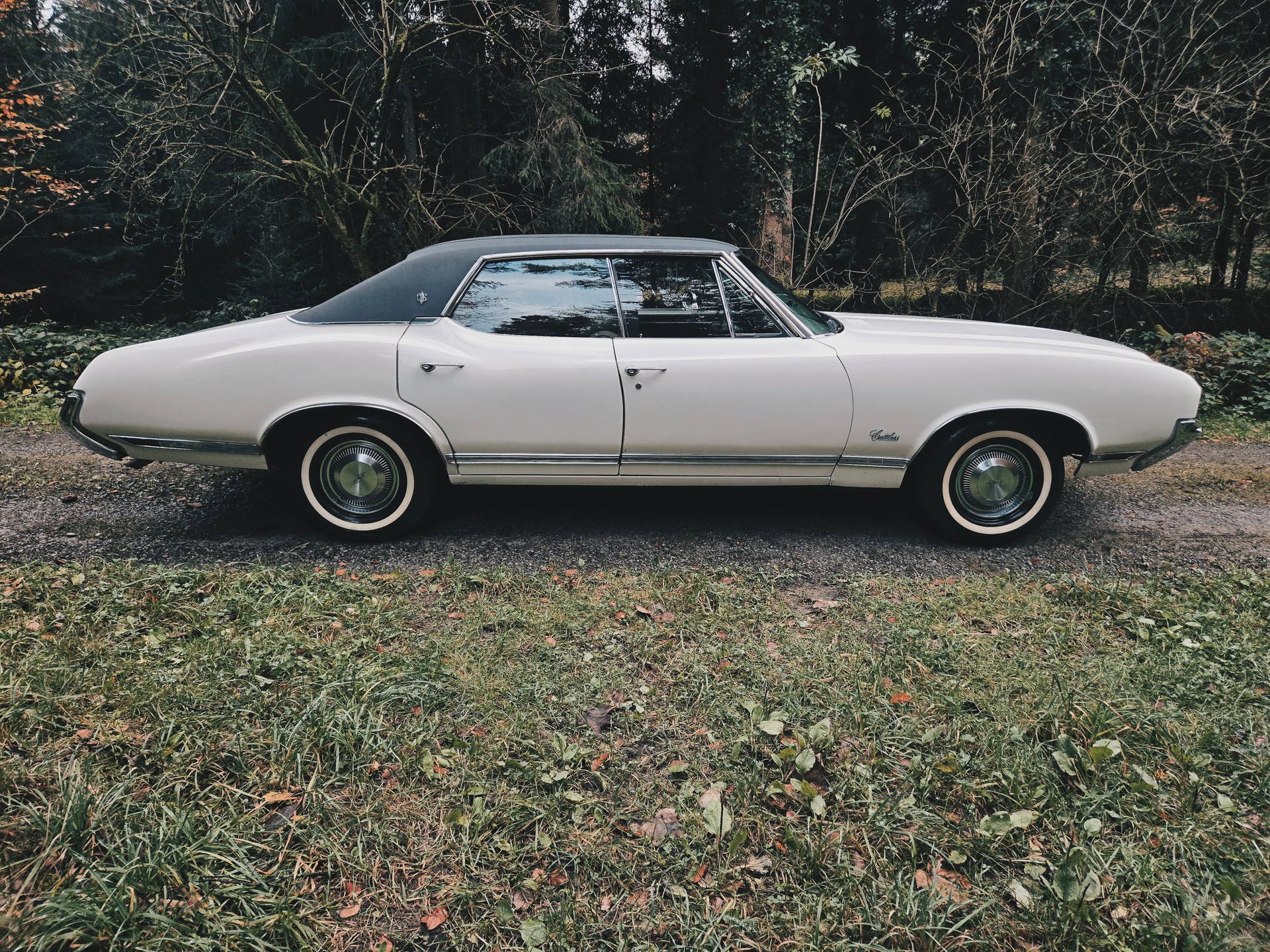 OLDSMOBILE Supreme-image-2