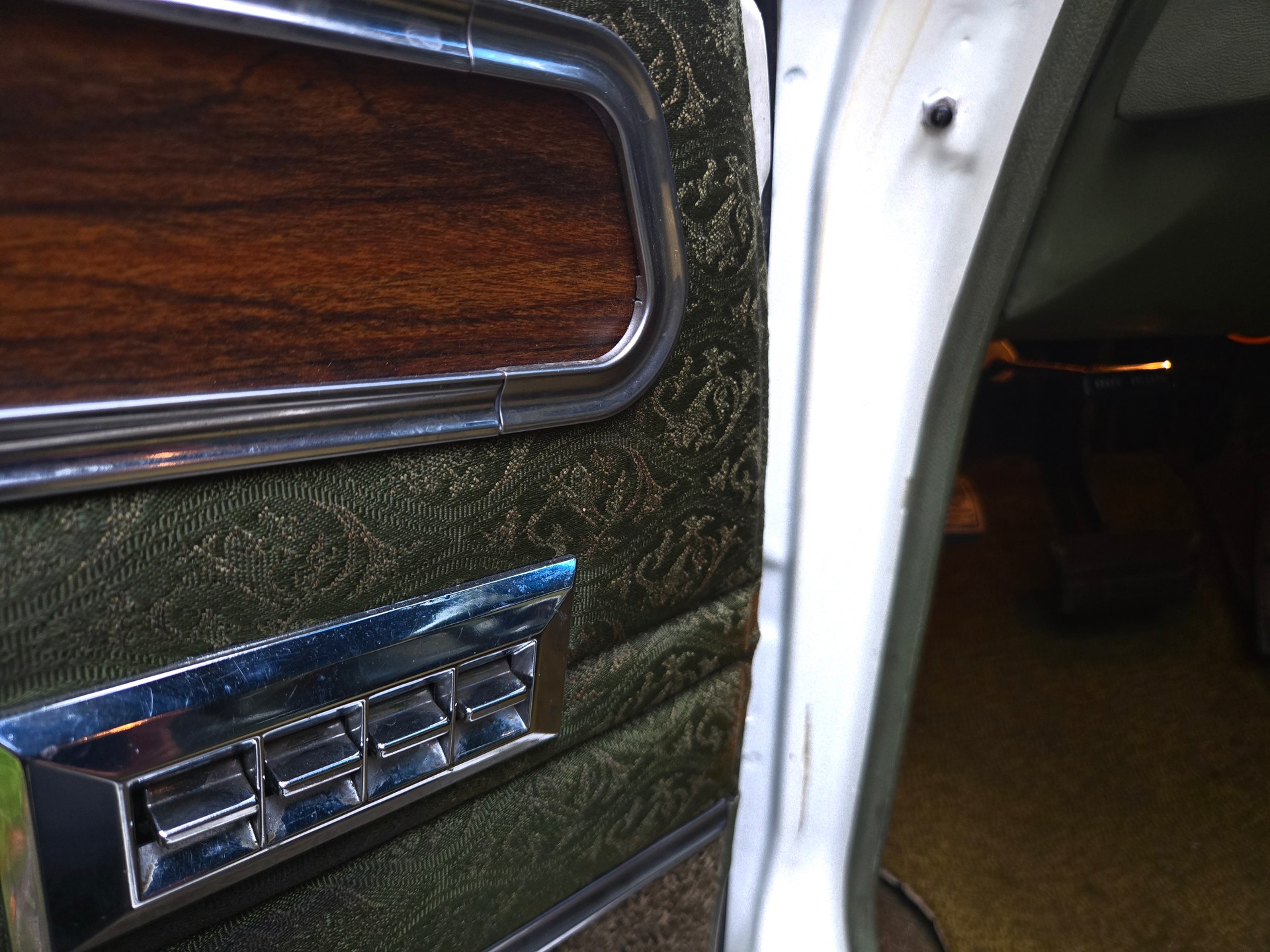 OLDSMOBILE Supreme-image-5