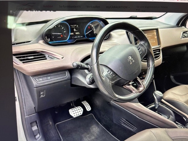PEUGEOT 2008 1.2 PureTech Allure EAT6-image-8