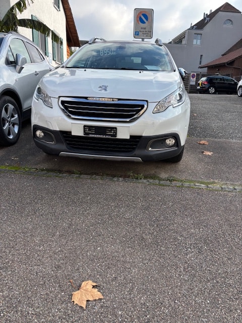 PEUGEOT 2008 1.2 PureTech Allure EAT6-image-6