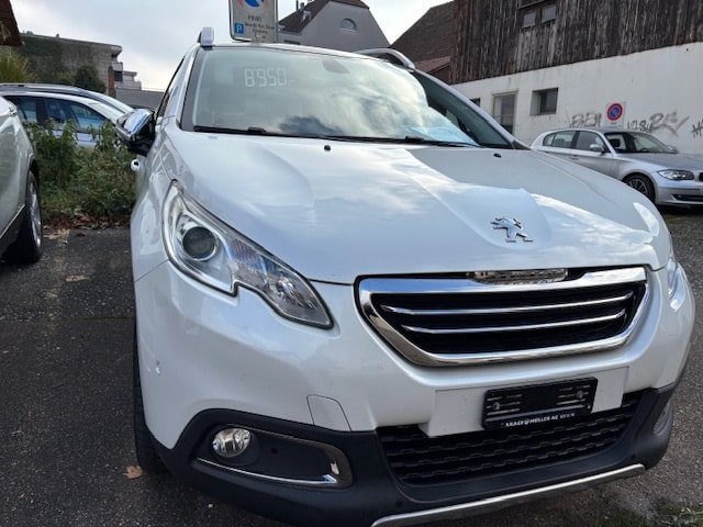 PEUGEOT 2008 1.2 PureTech Allure EAT6-image-4