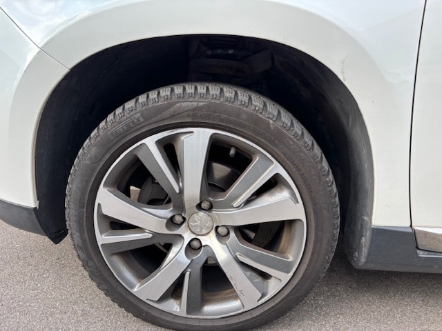 PEUGEOT 2008 1.2 PureTech Allure EAT6-image-14