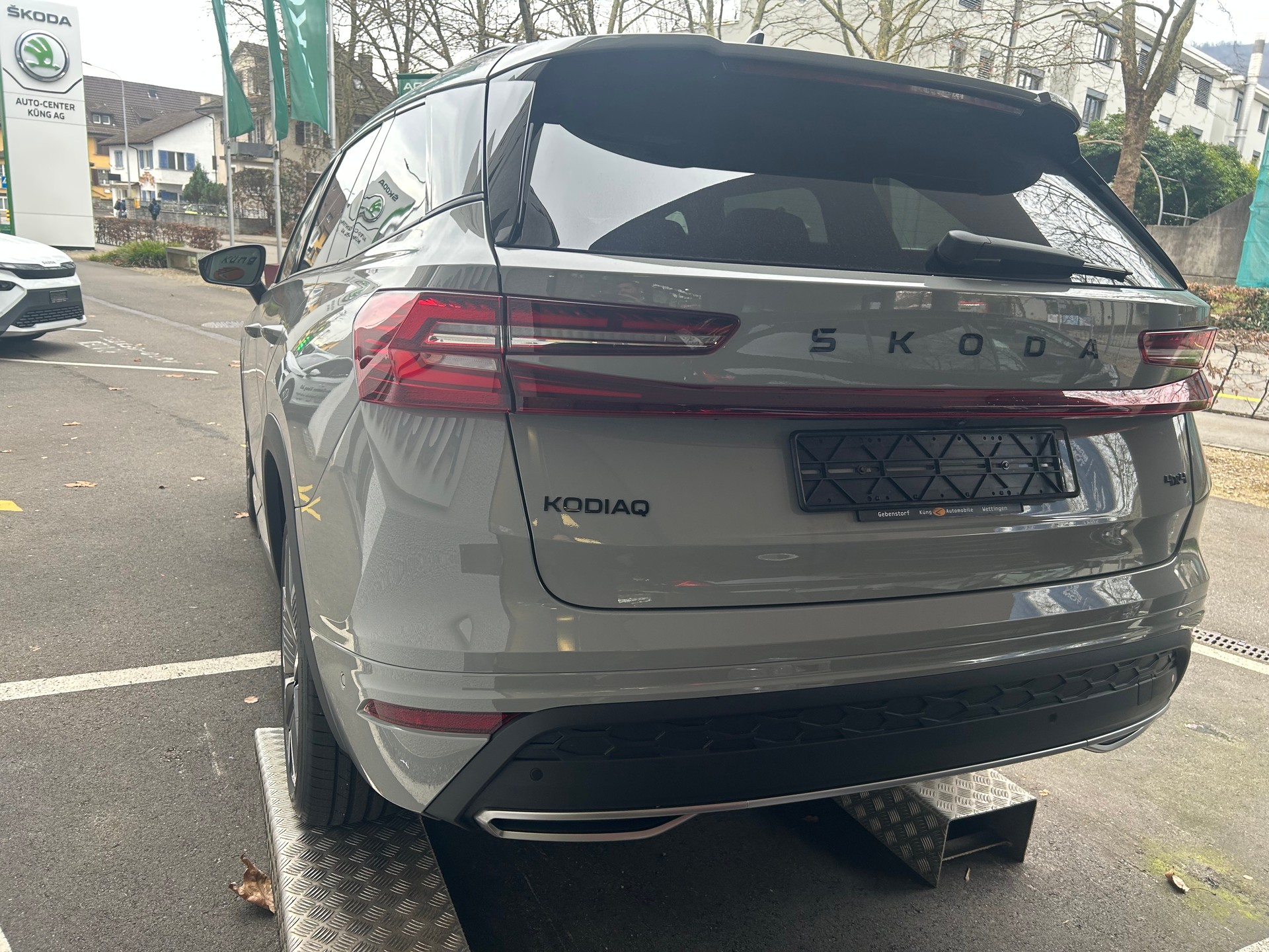 SKODA Kodiaq 2.0 TSI Sportline 4x4-showroom-element-3