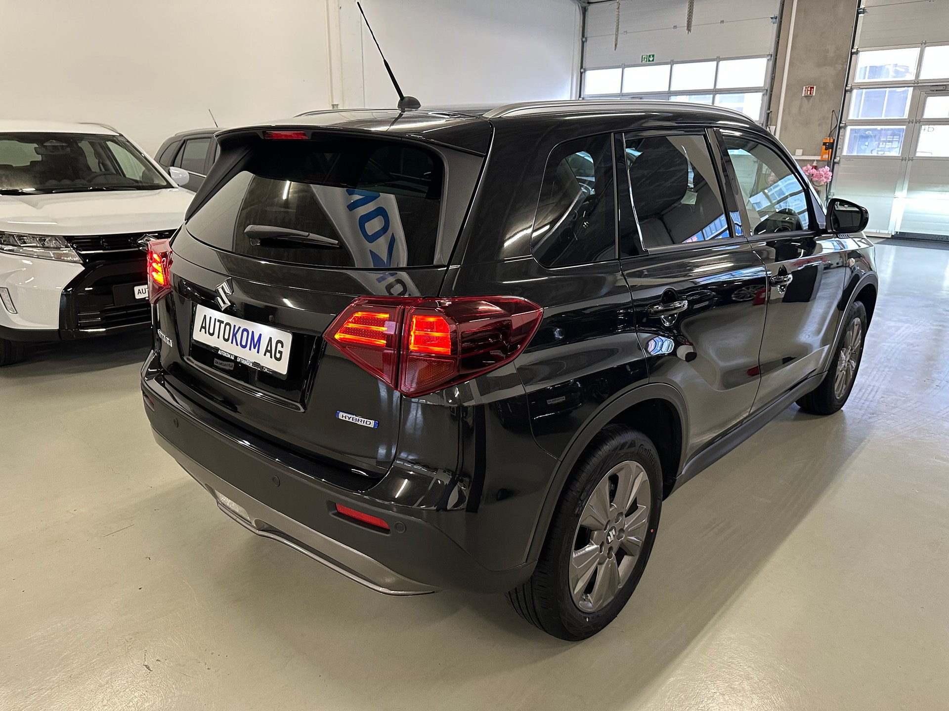 SUZUKI Vitara 1.4 Boosterjet Compact + 4x4 Hybrid Automatic-image-4