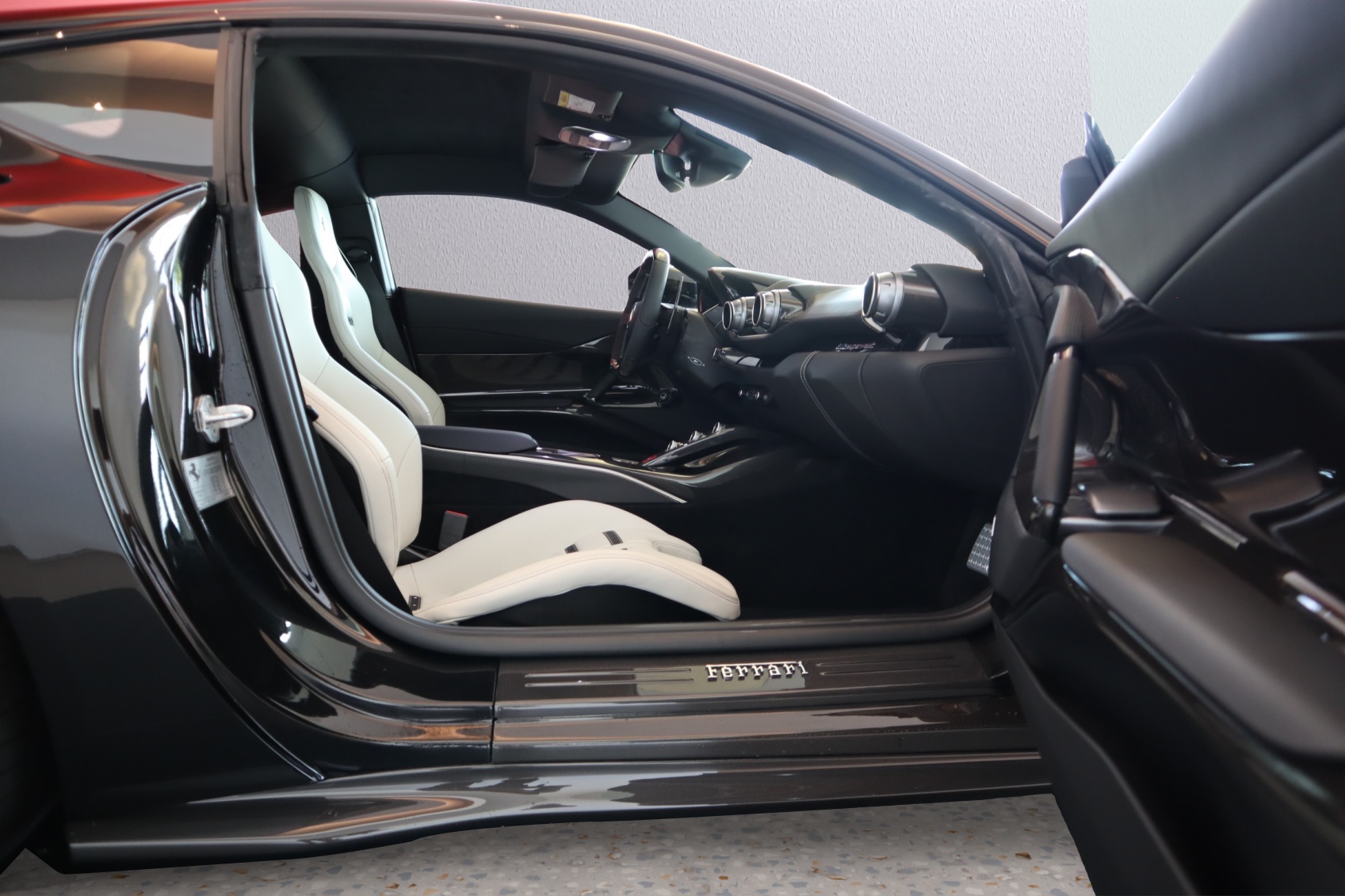 FERRARI 812 Superfast-image-18