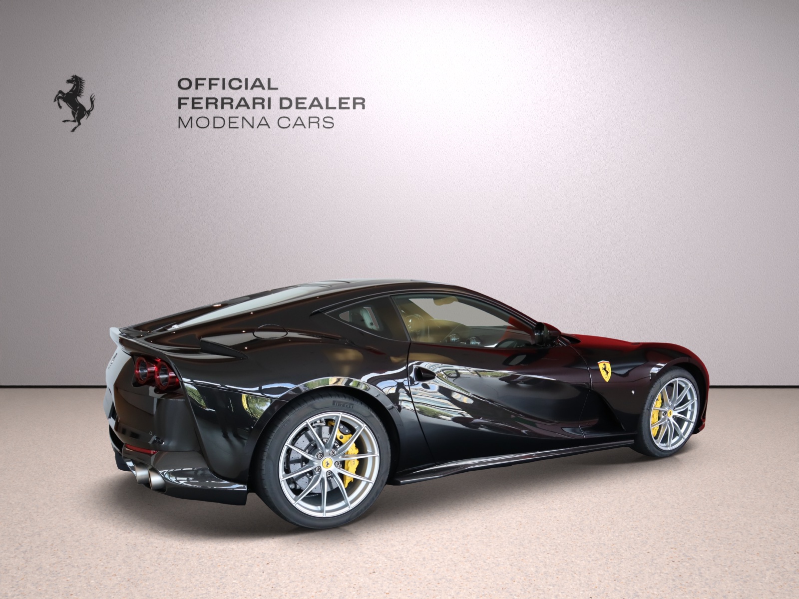 FERRARI 812 Superfast-image-13