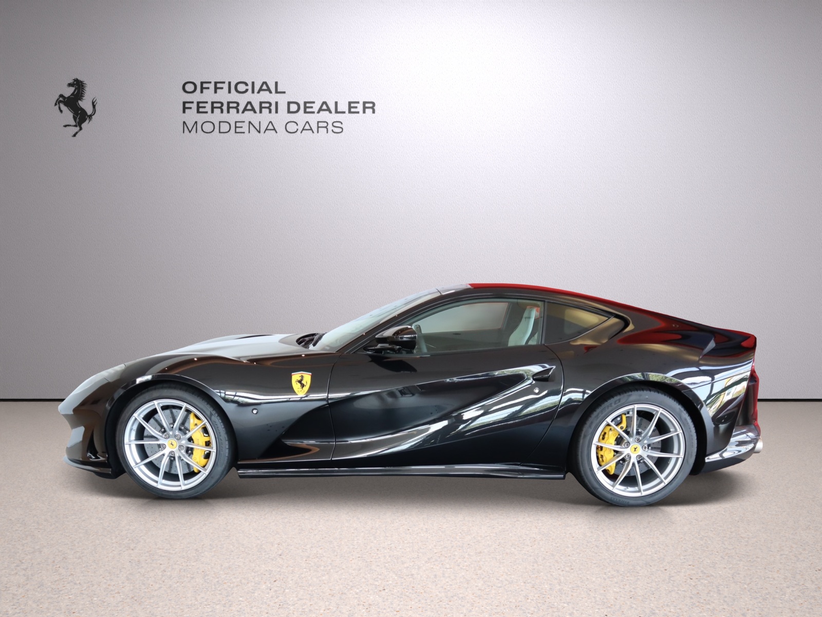 FERRARI 812 Superfast-image-7
