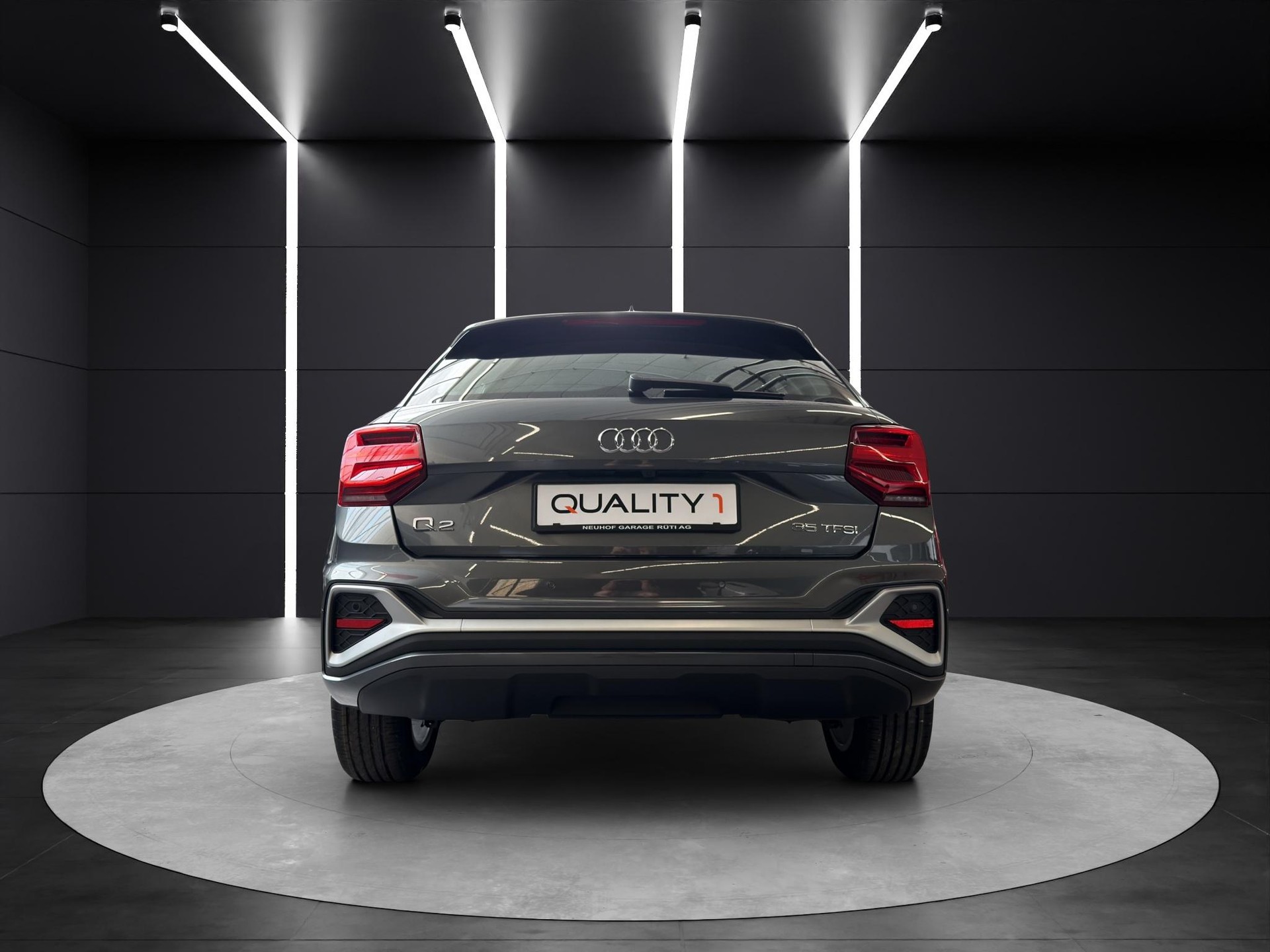 AUDI Q2 1.5 35 TFSI S Line S-Tronic-showroom-element-3