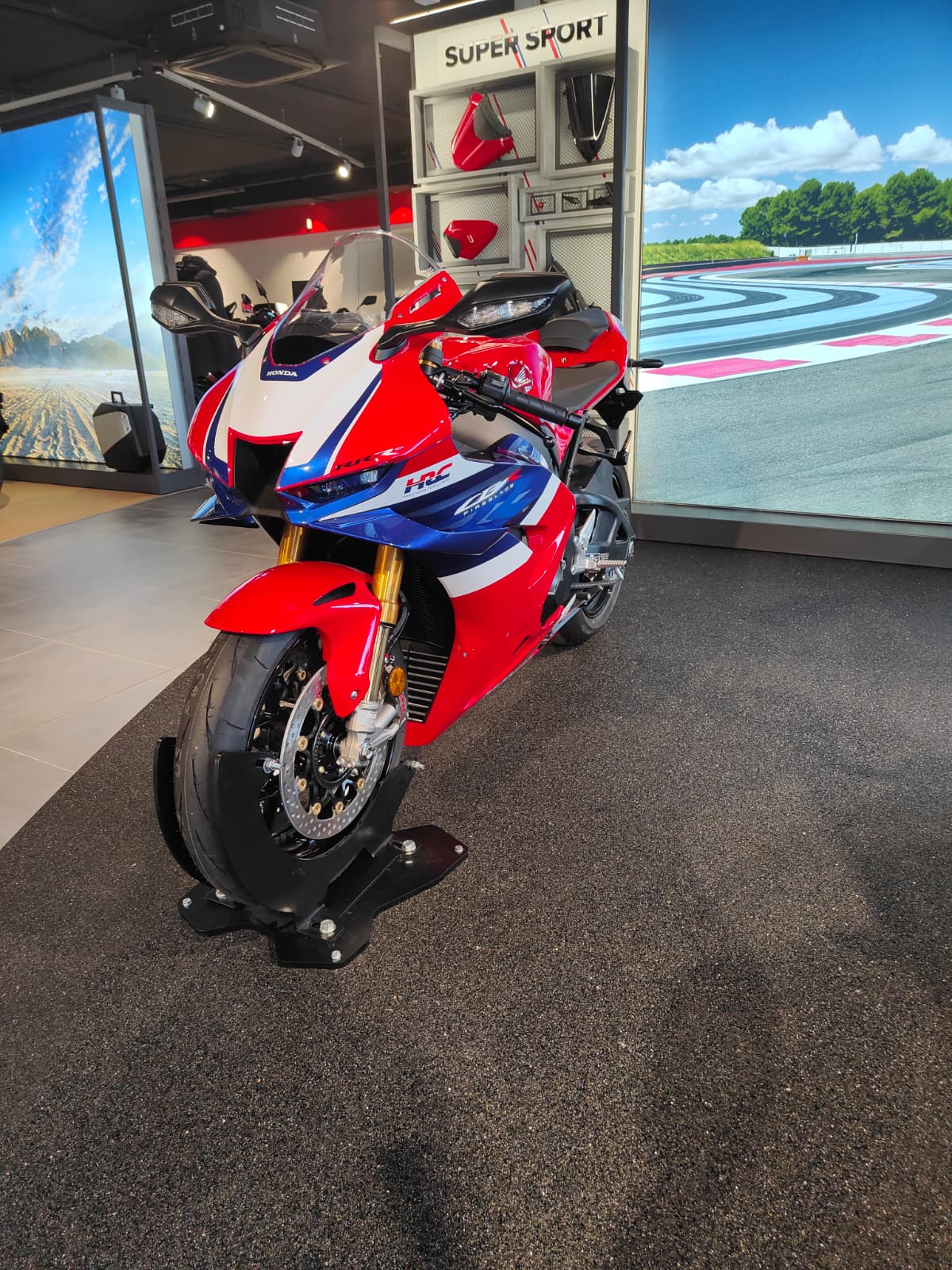 HONDA CBR 1000 RR-R Fireblade SP-image-2