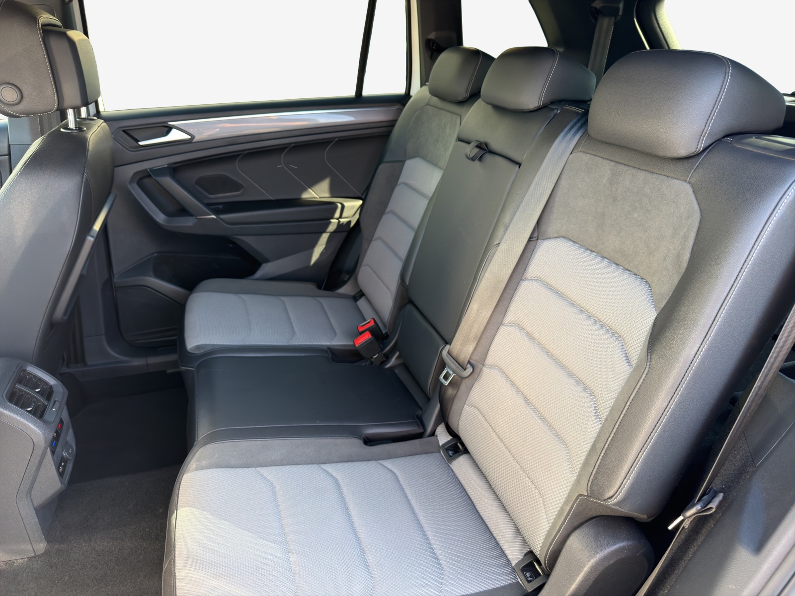VW Tiguan Allspace 2.0TSI Highline 4Motion DSG-image-11