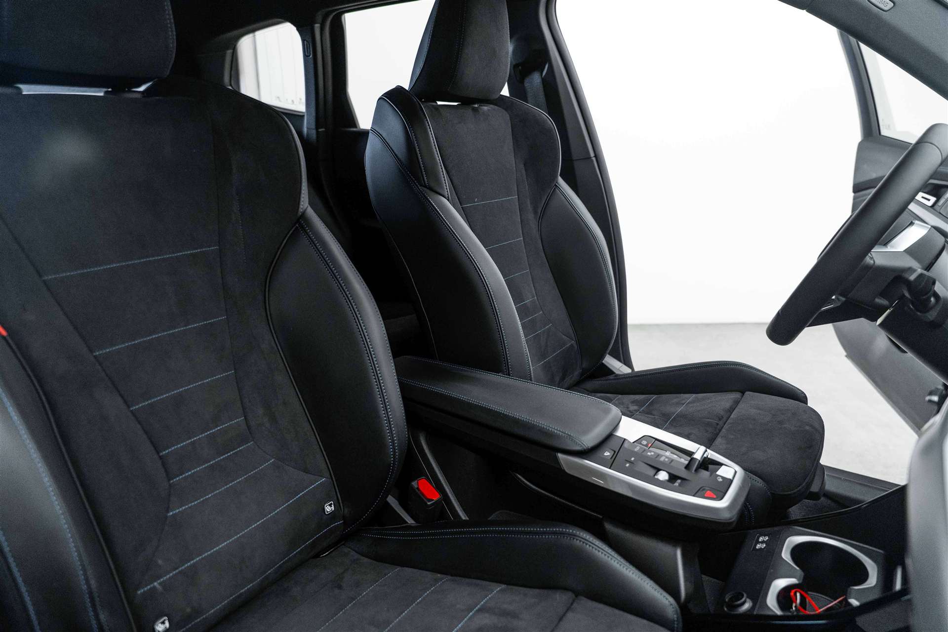 BMW iX1 xDrive 30 M Sport EV 306PS-image-11
