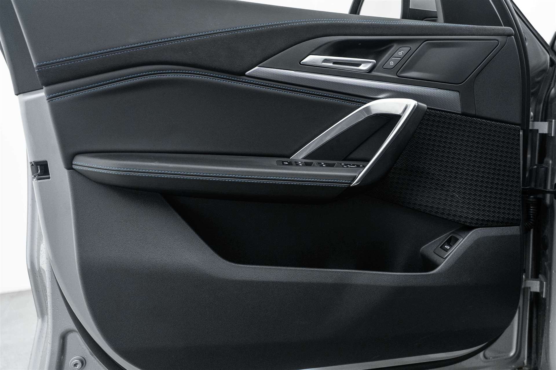 BMW iX1 xDrive 30 M Sport EV 306PS-image-6