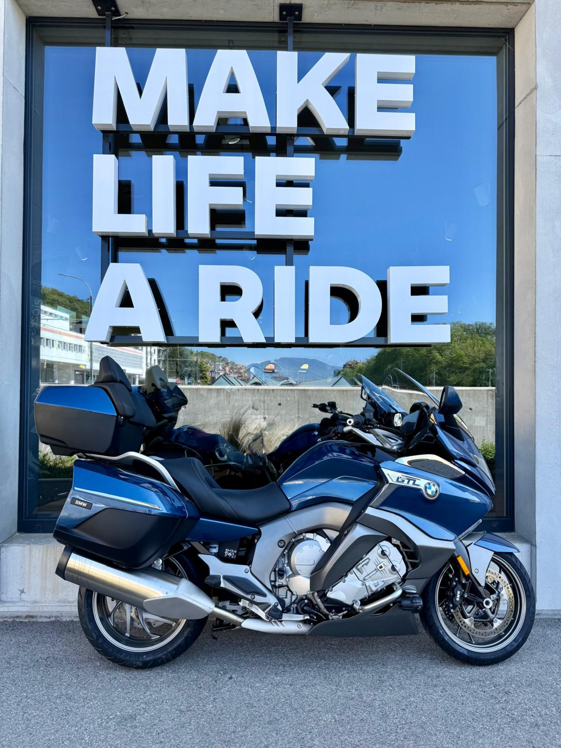 BMW K 1600 GTL Exclusive-showroom-element-1