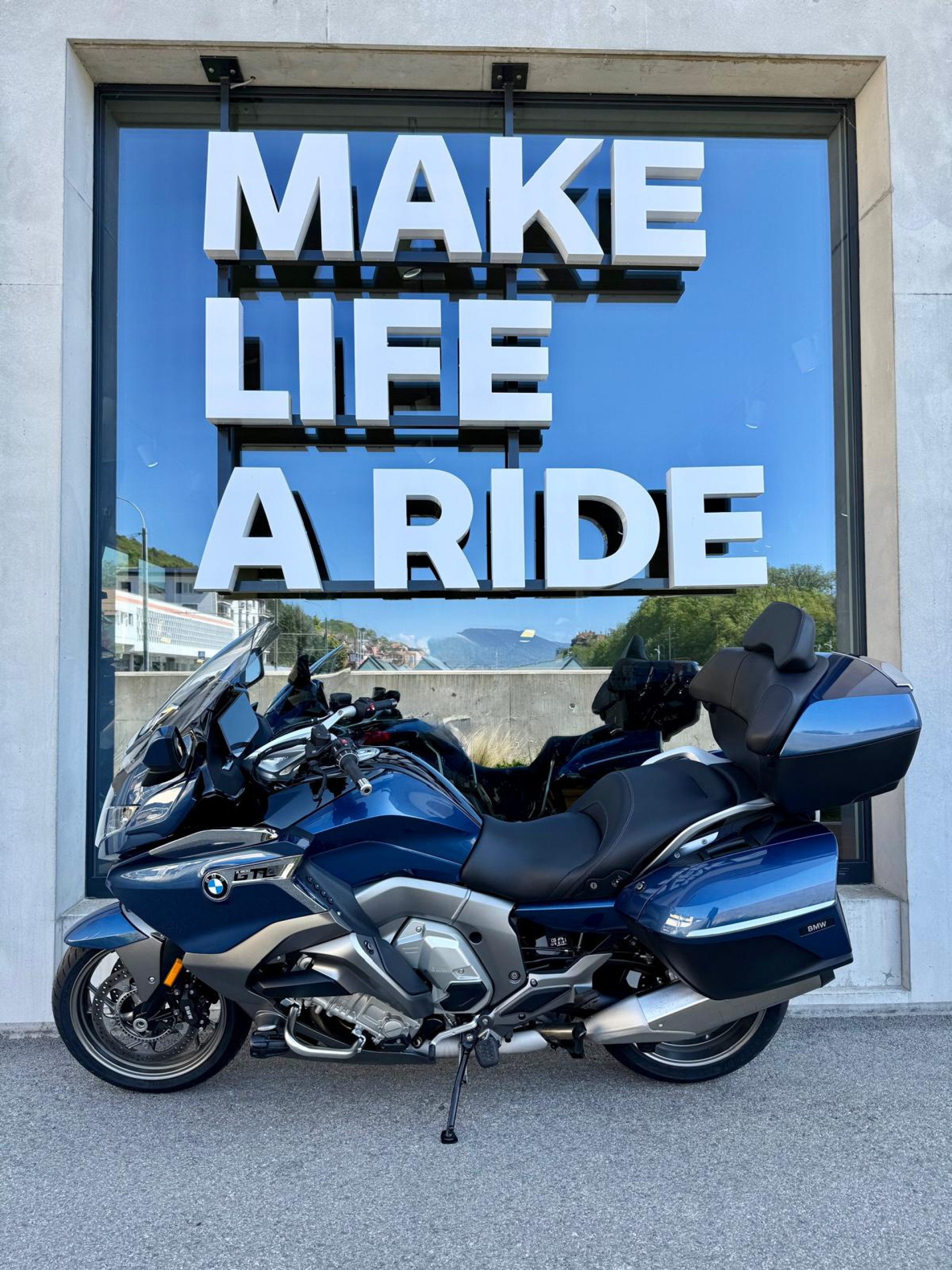 BMW K 1600 GTL Exclusive-showroom-element-2