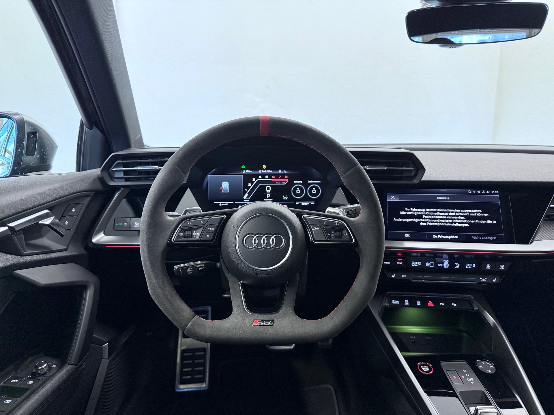 AUDI RS3 Sportback 2.5 TSI quattro S-tronic-image-13