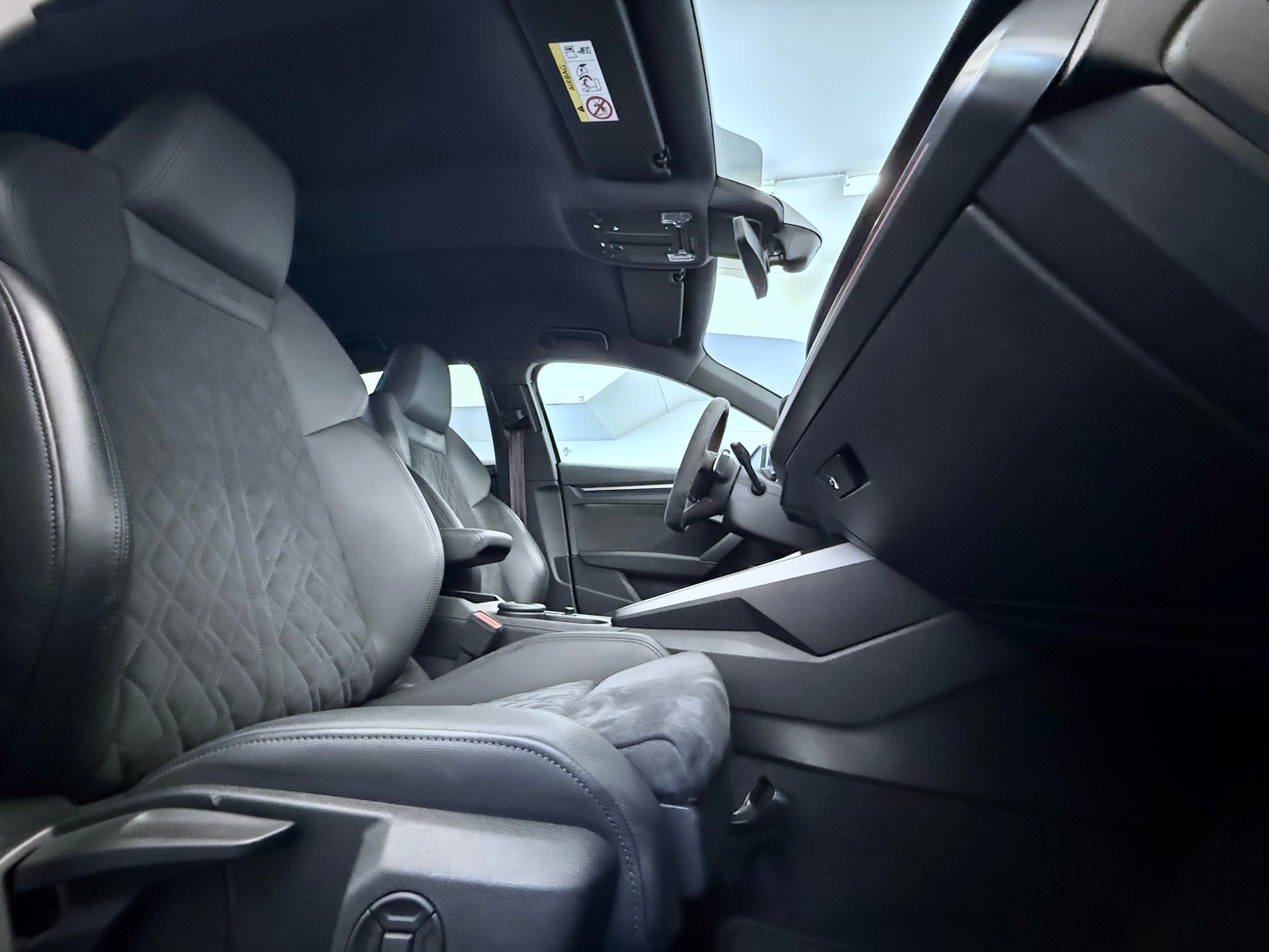 AUDI RS3 Sportback 2.5 TSI quattro S-tronic-image-19