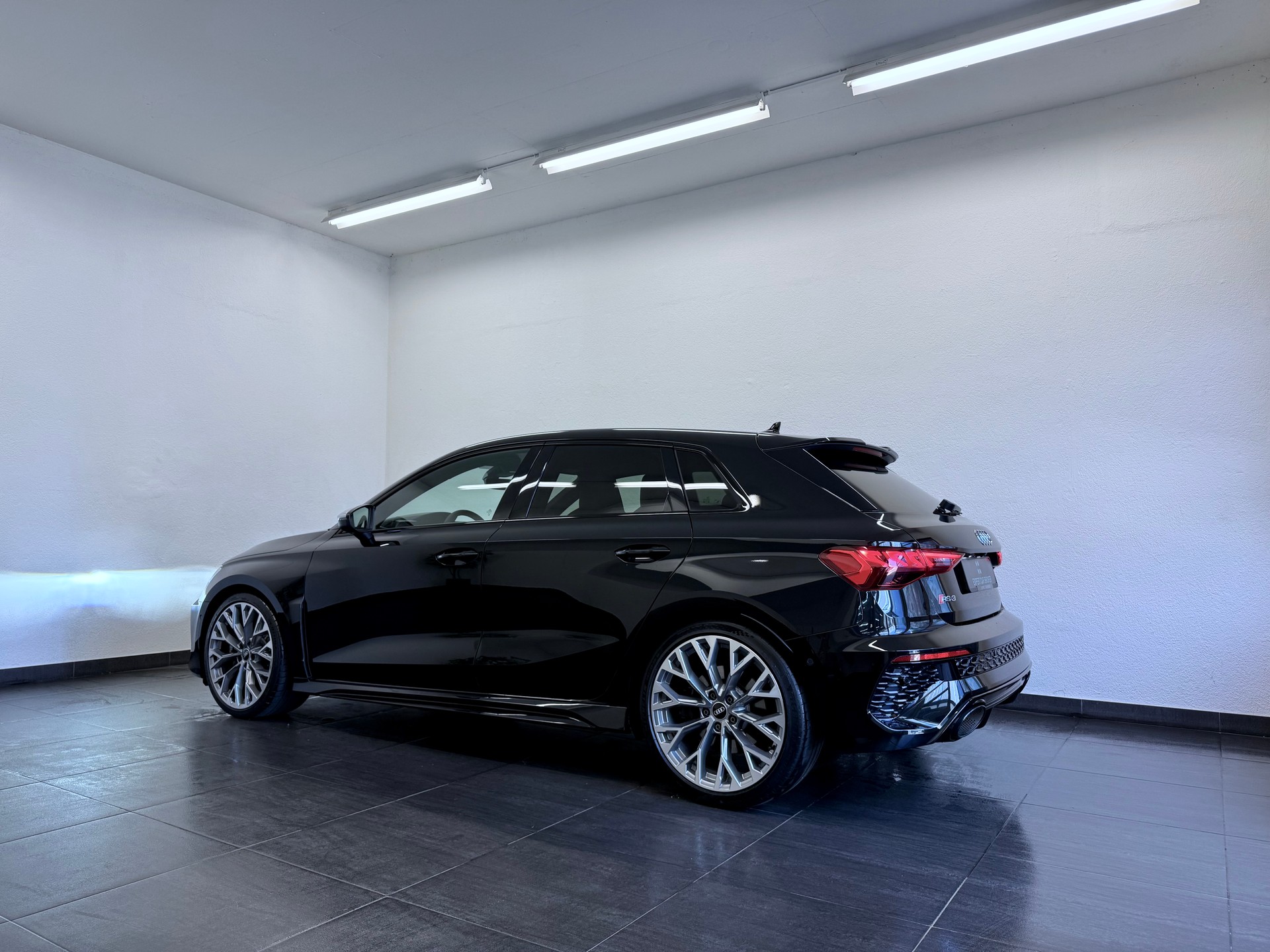 AUDI RS3 Sportback 2.5 TSI quattro S-tronic-image-7