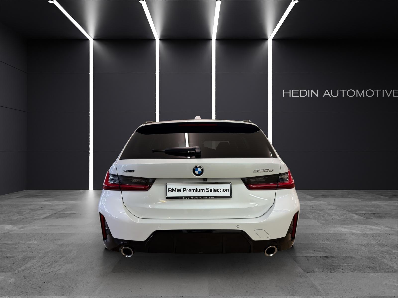BMW 320d xDrive Touring-showroom-element-3
