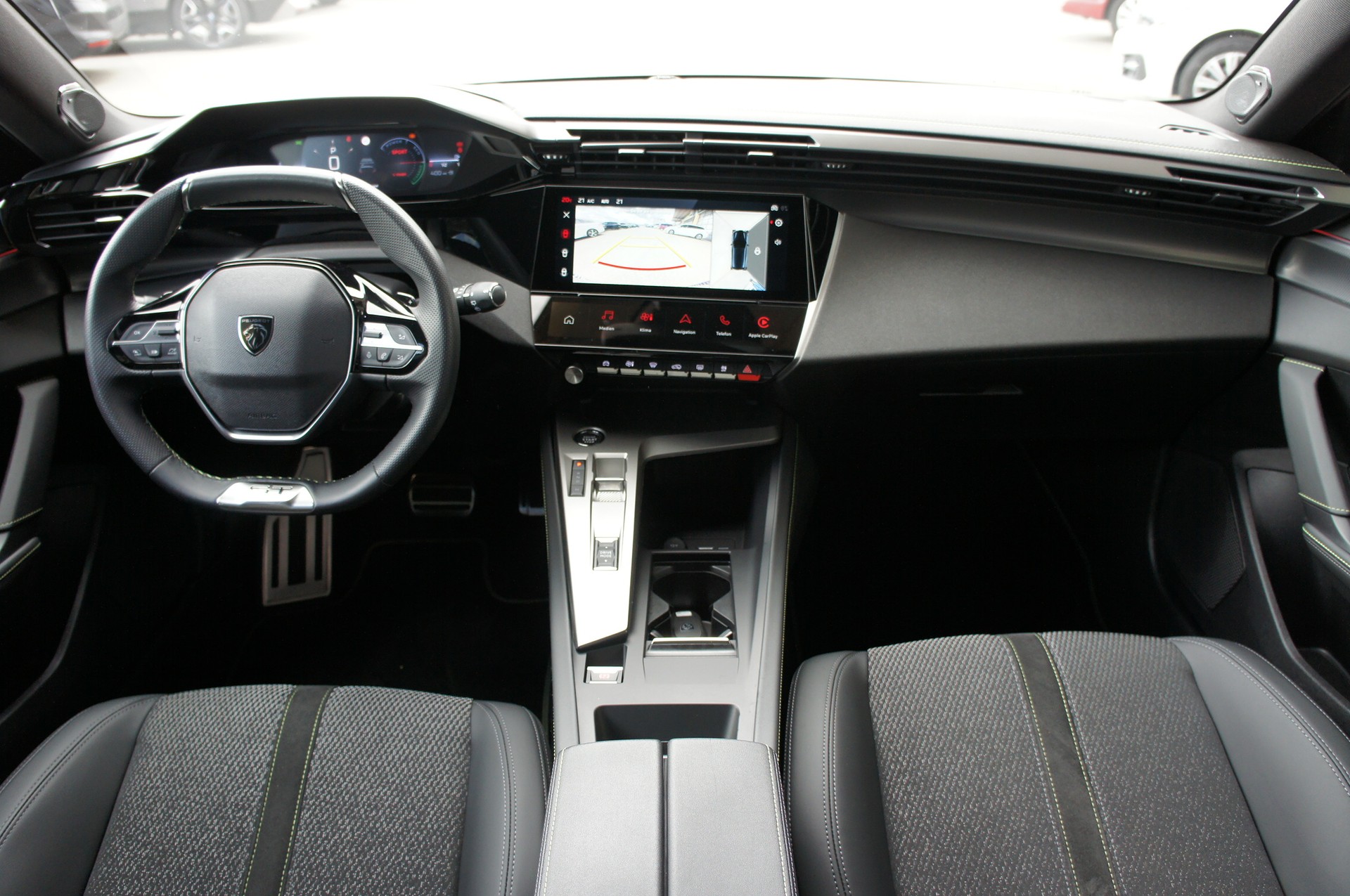 PEUGEOT 308 1.2 HEV 145 GT-image-12