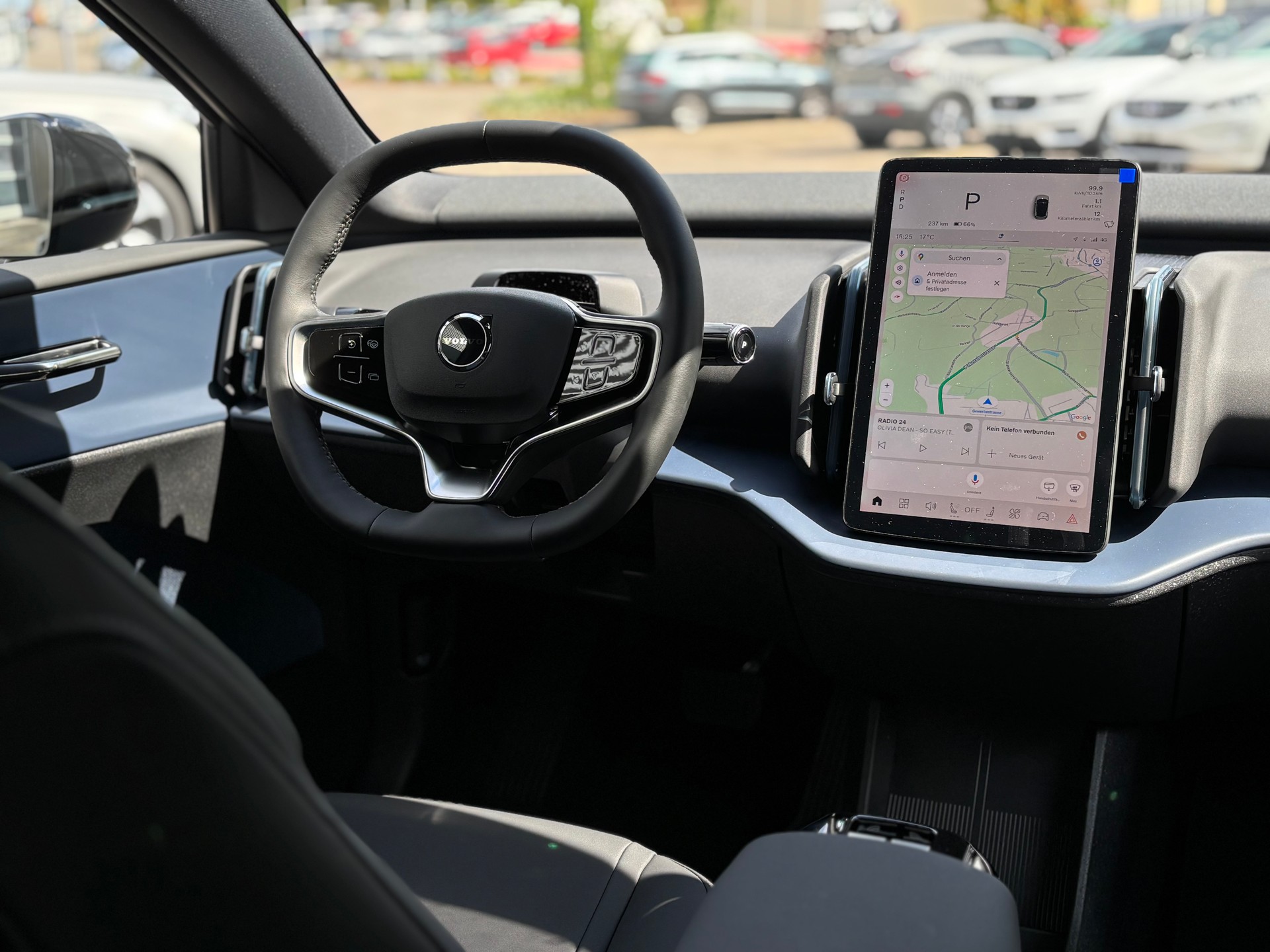 VOLVO EX30 E60 Plus Swiss Black Edition-image-13