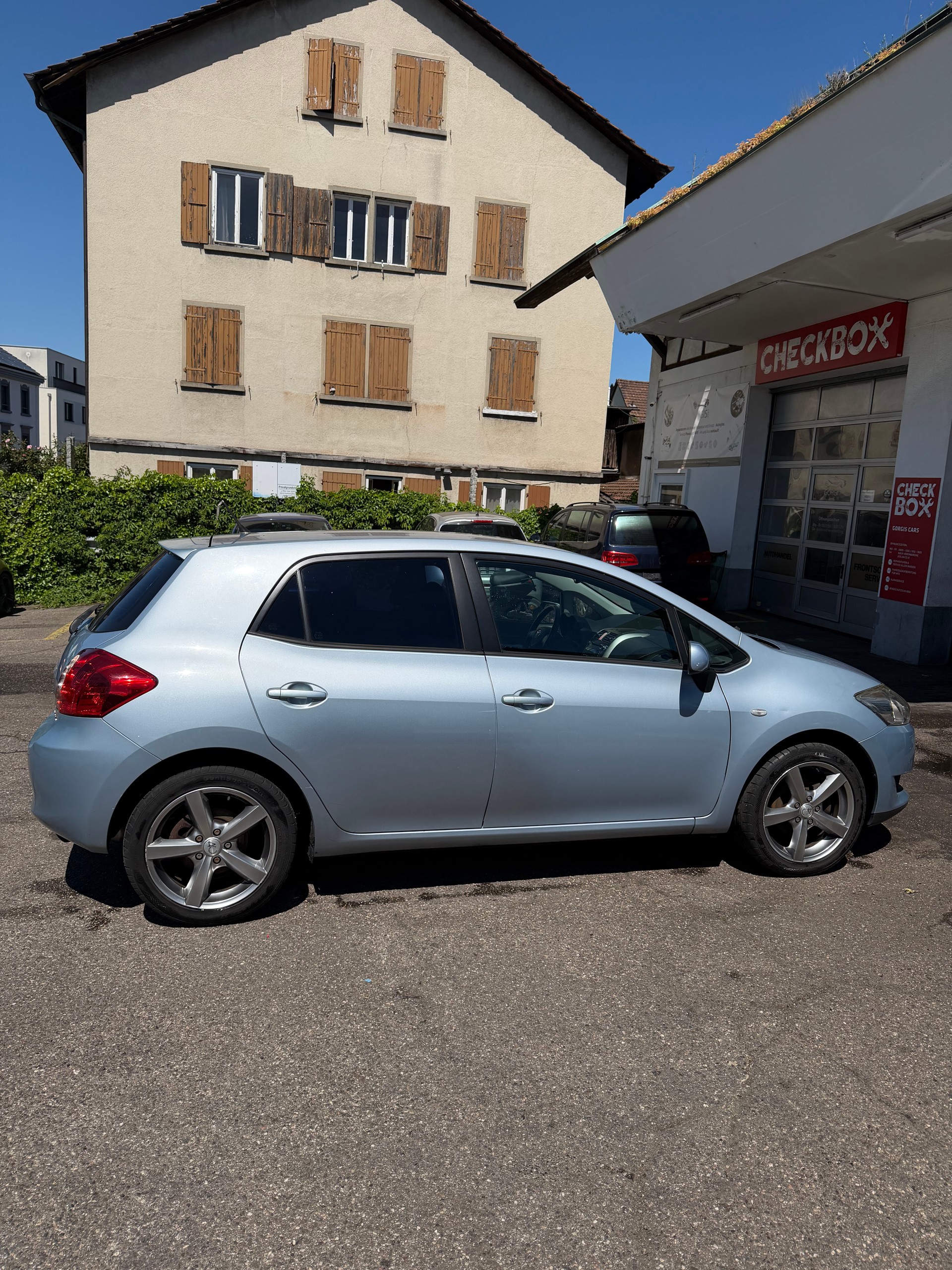 TOYOTA Auris 1.6 Linea Luna-image-3