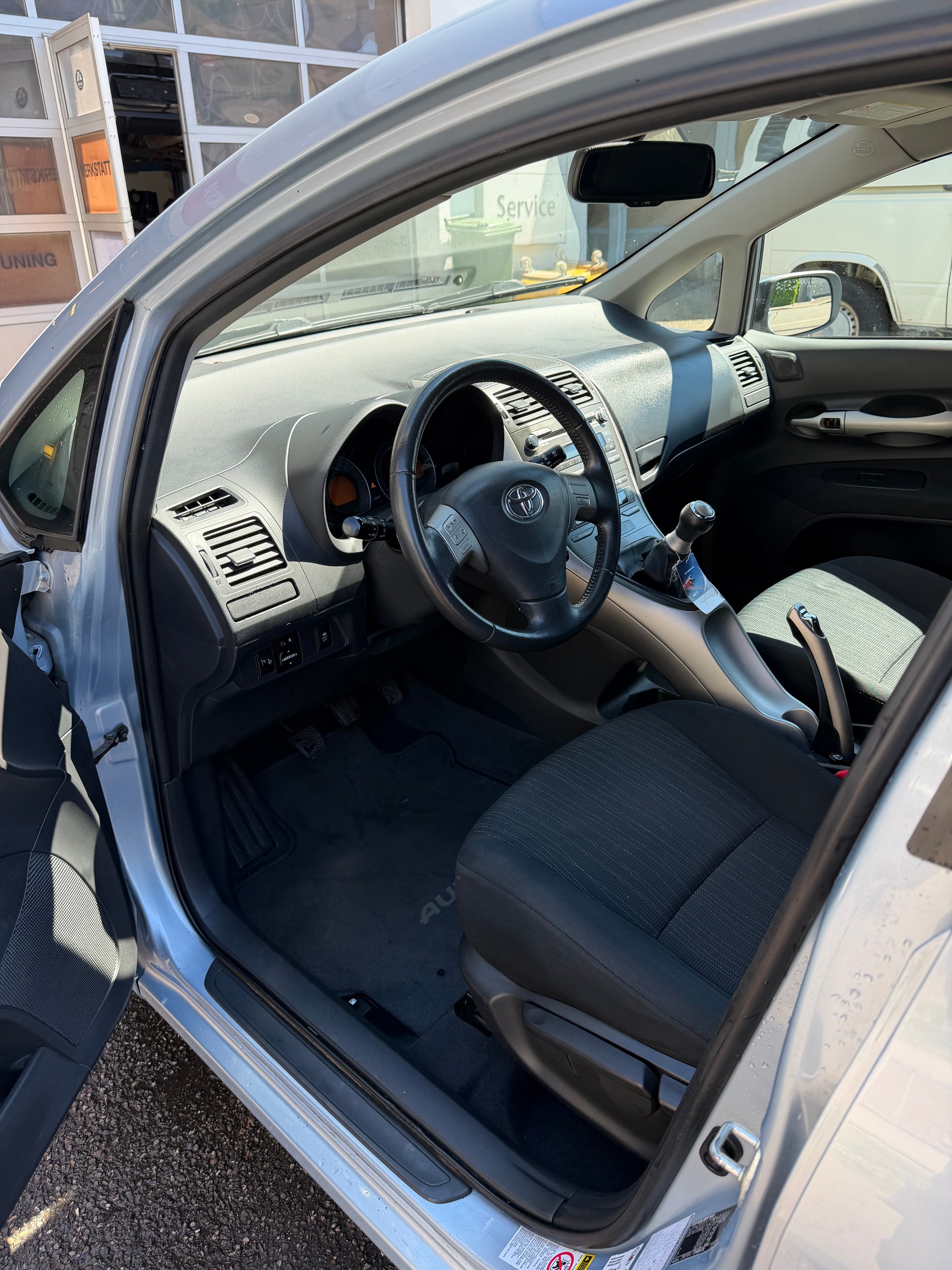 TOYOTA Auris 1.6 Linea Luna-image-5