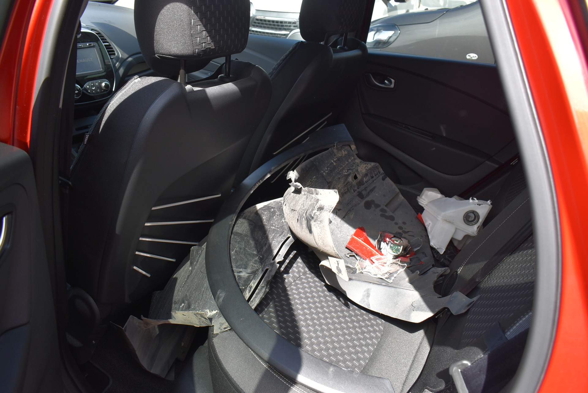 RENAULT Captur 1.2 T 16V Intens EDC-image-4