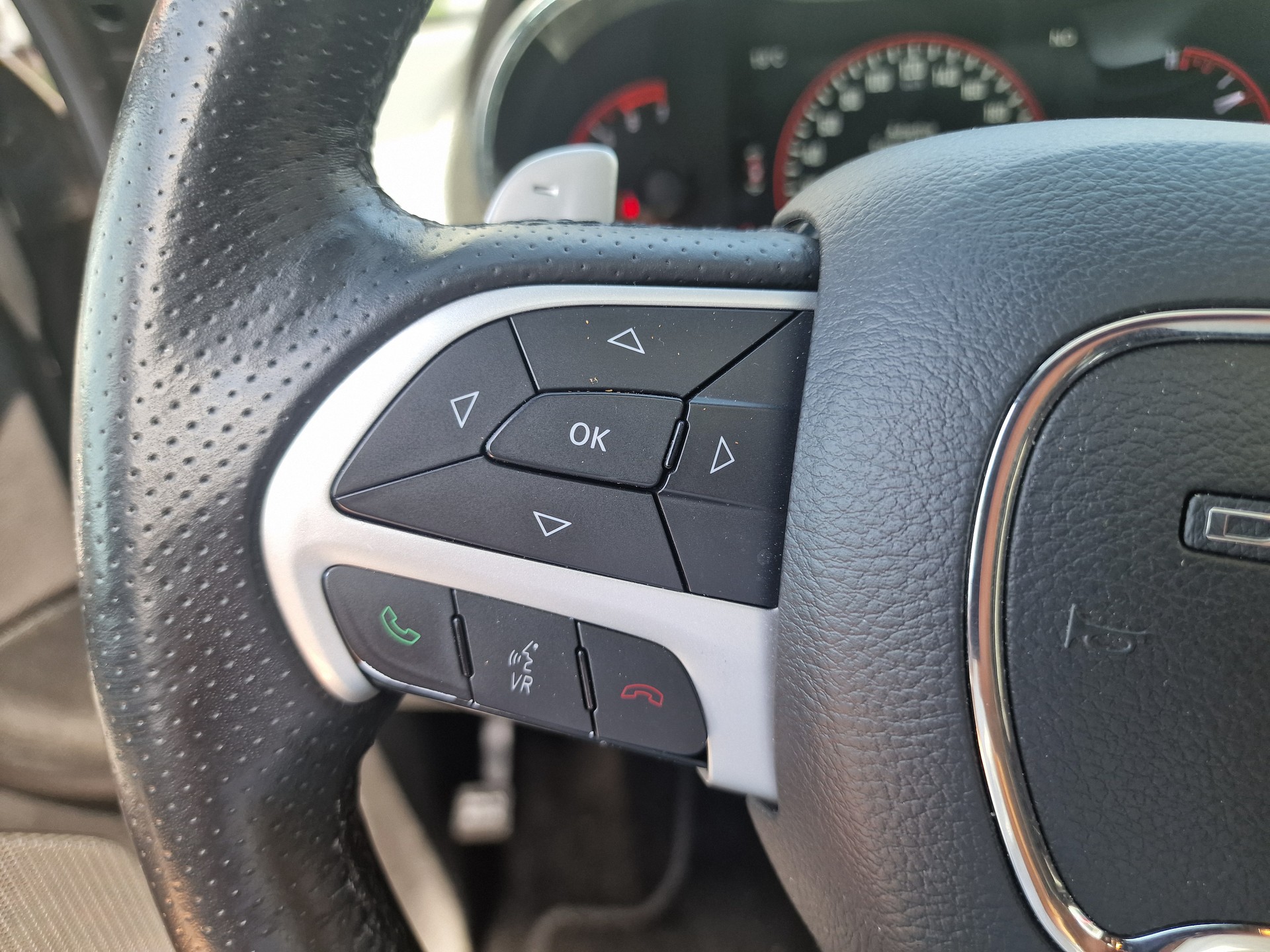 DODGE R/T 5.7 AWD-image-18
