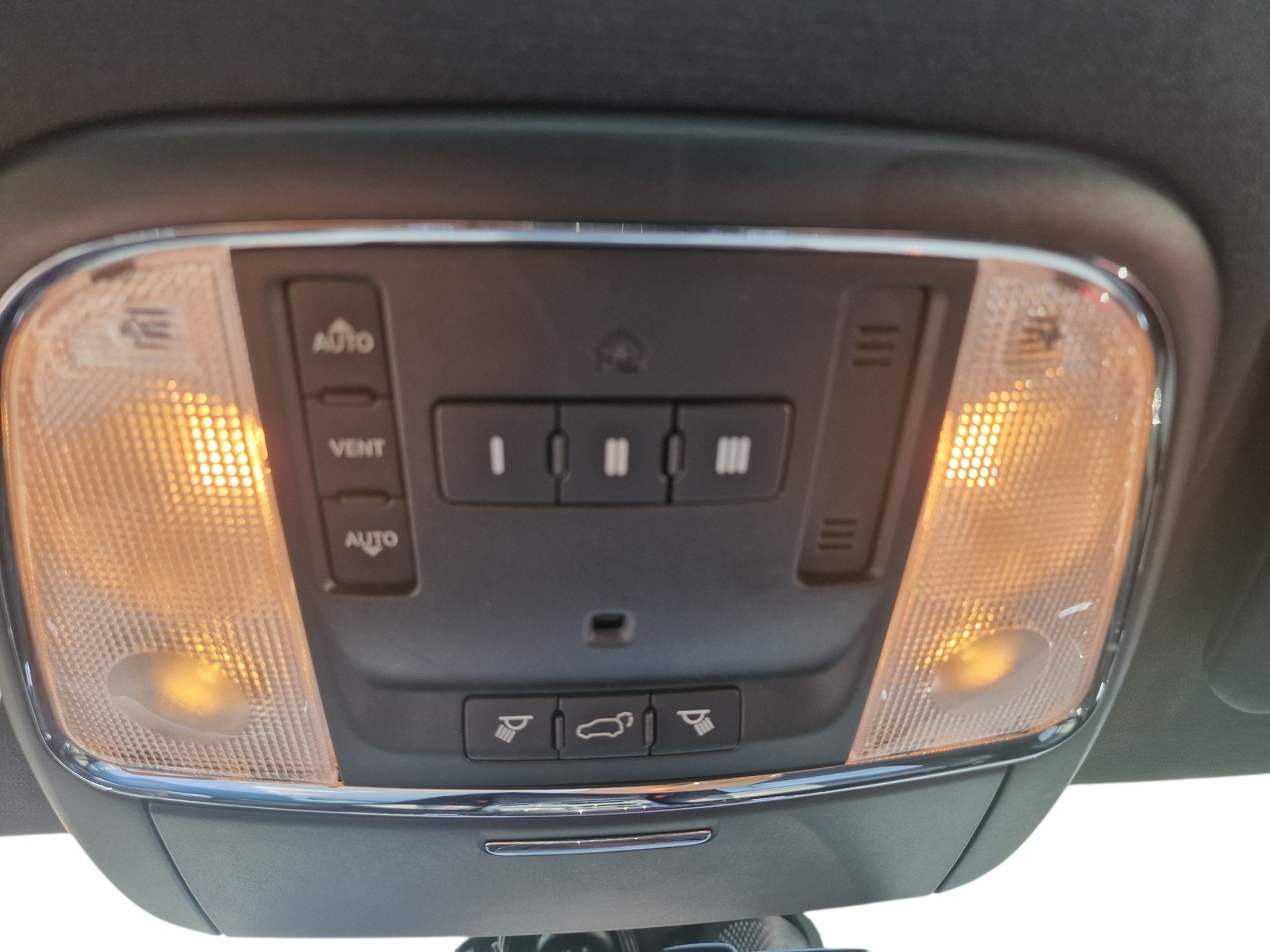 DODGE R/T 5.7 AWD-image-14