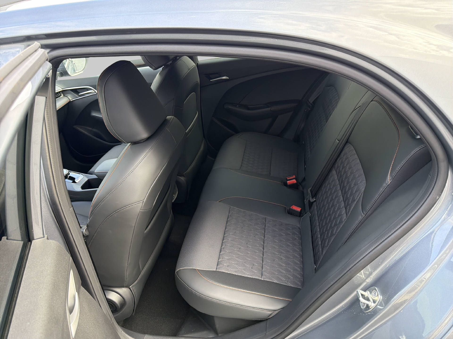 MG 3 1.5 Hybrid Luxury-image-8